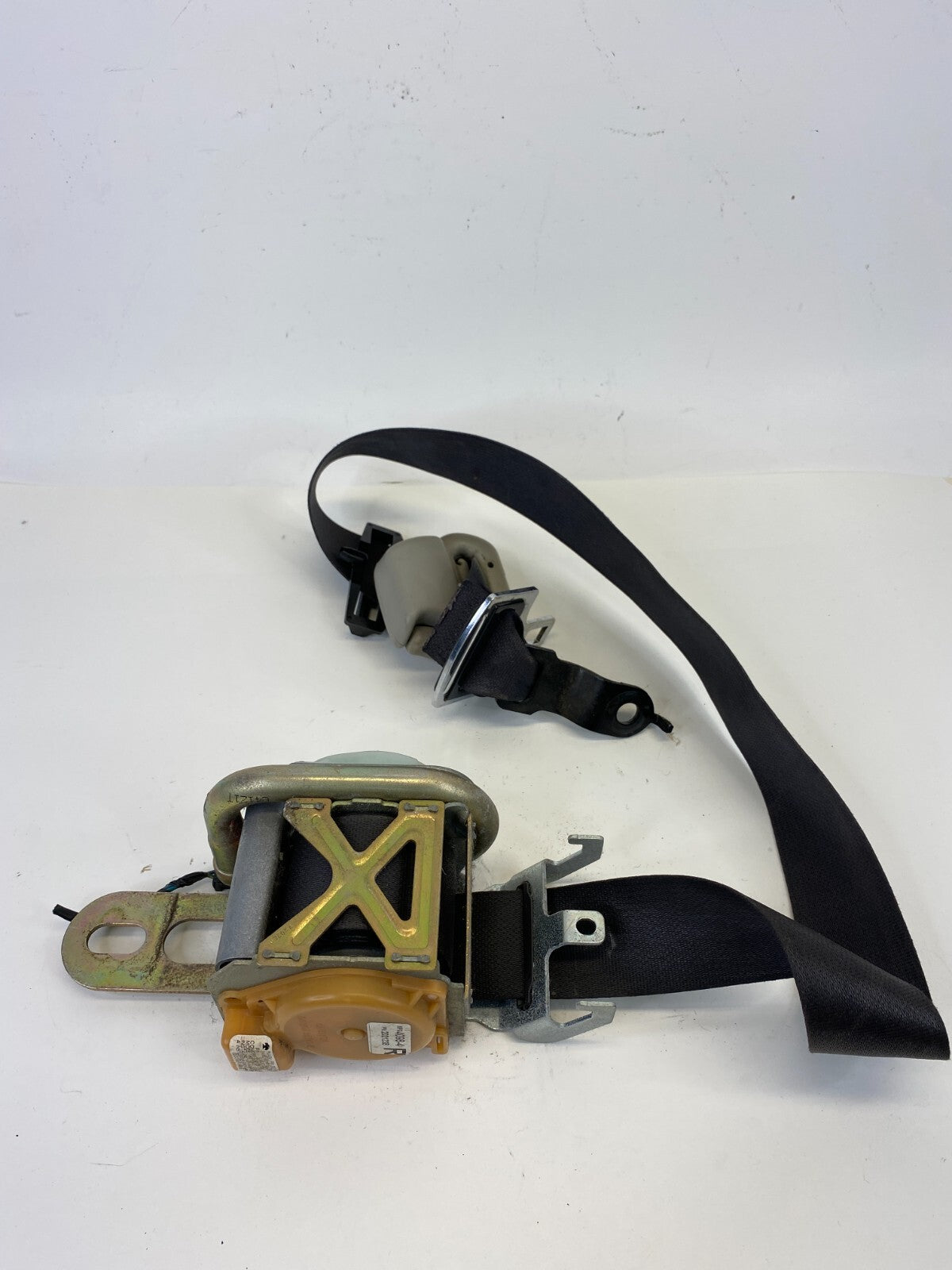 2005 2006 Dodge Magnum Front Right Passenger Seat Belt Retractor P0UX521DVAD OEM