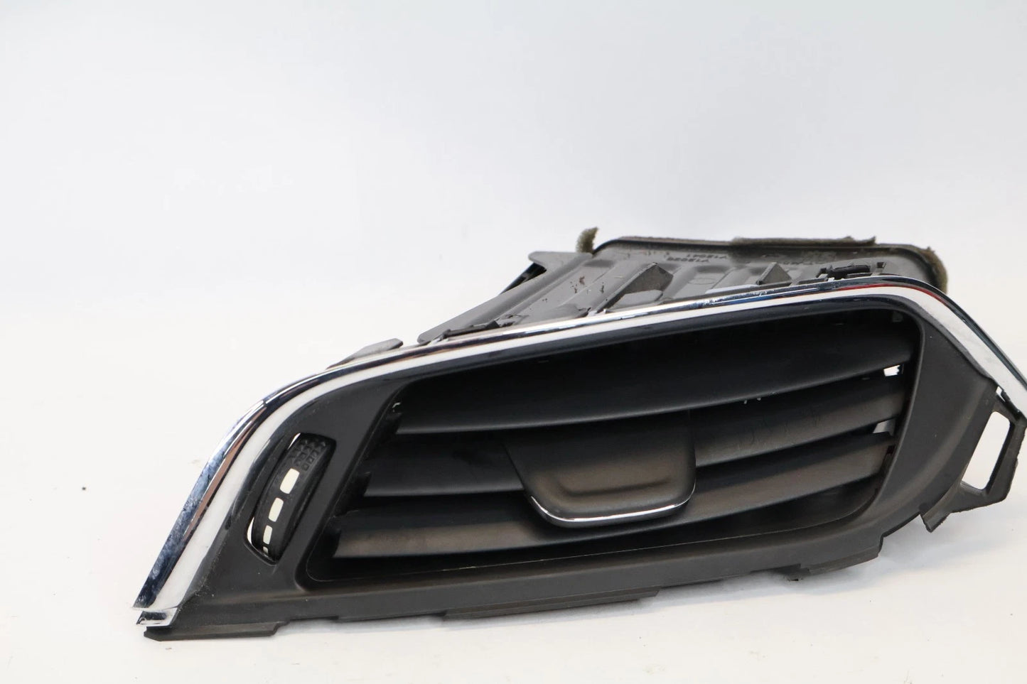 16-19 CHEVROLET CRUZE CENTER LEFT DASH AC HEATER AIR VENT OUTLET OEM 39128717