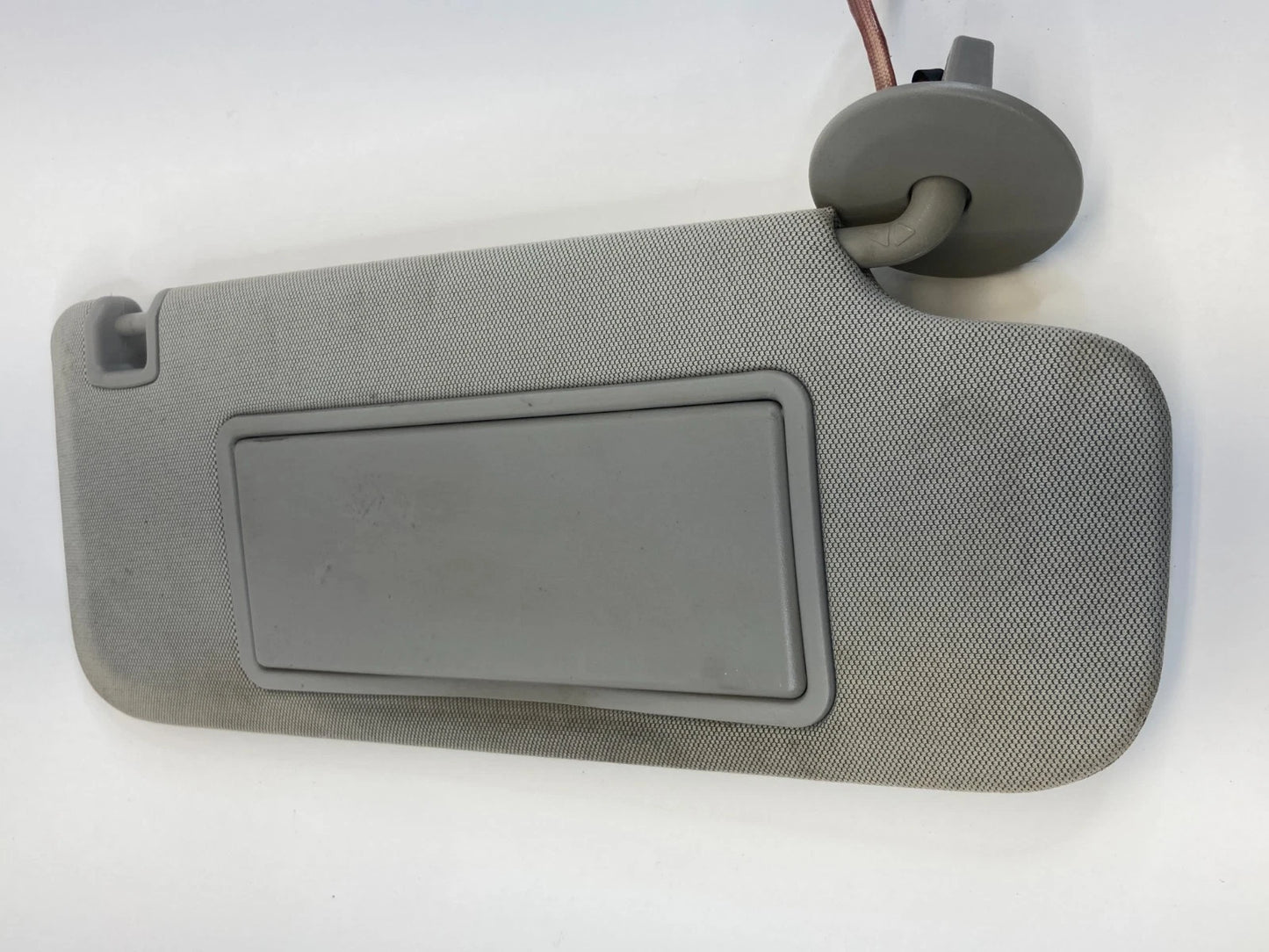 2010-2012 BUICK LACROSSE RIGHT SIDE SUNVISOR SUN VISOR ASSY W/ MIRROR & LIGHT