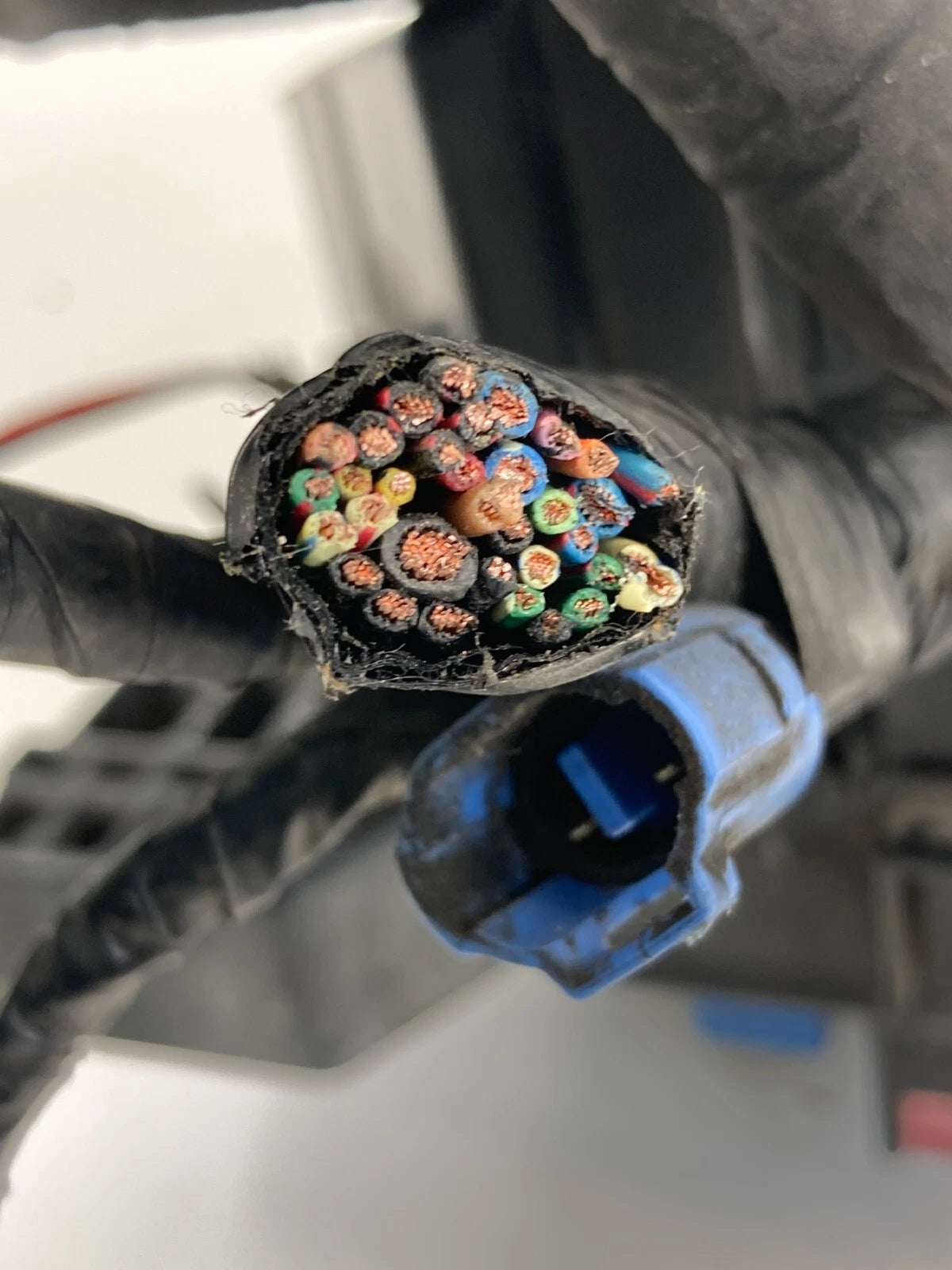 10-12 SUZUKI SX4 HATCHBACK 2.0L ENGINE FUSE BOX RELAY JUNCTION BLOCK COMPARTMENT