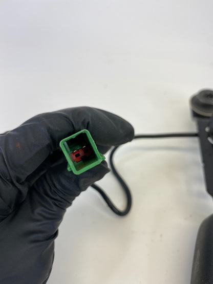 2000-2004 Volvo S40 Front Right Passenger Side Seat Belt Buckle Reciver Assy OEM