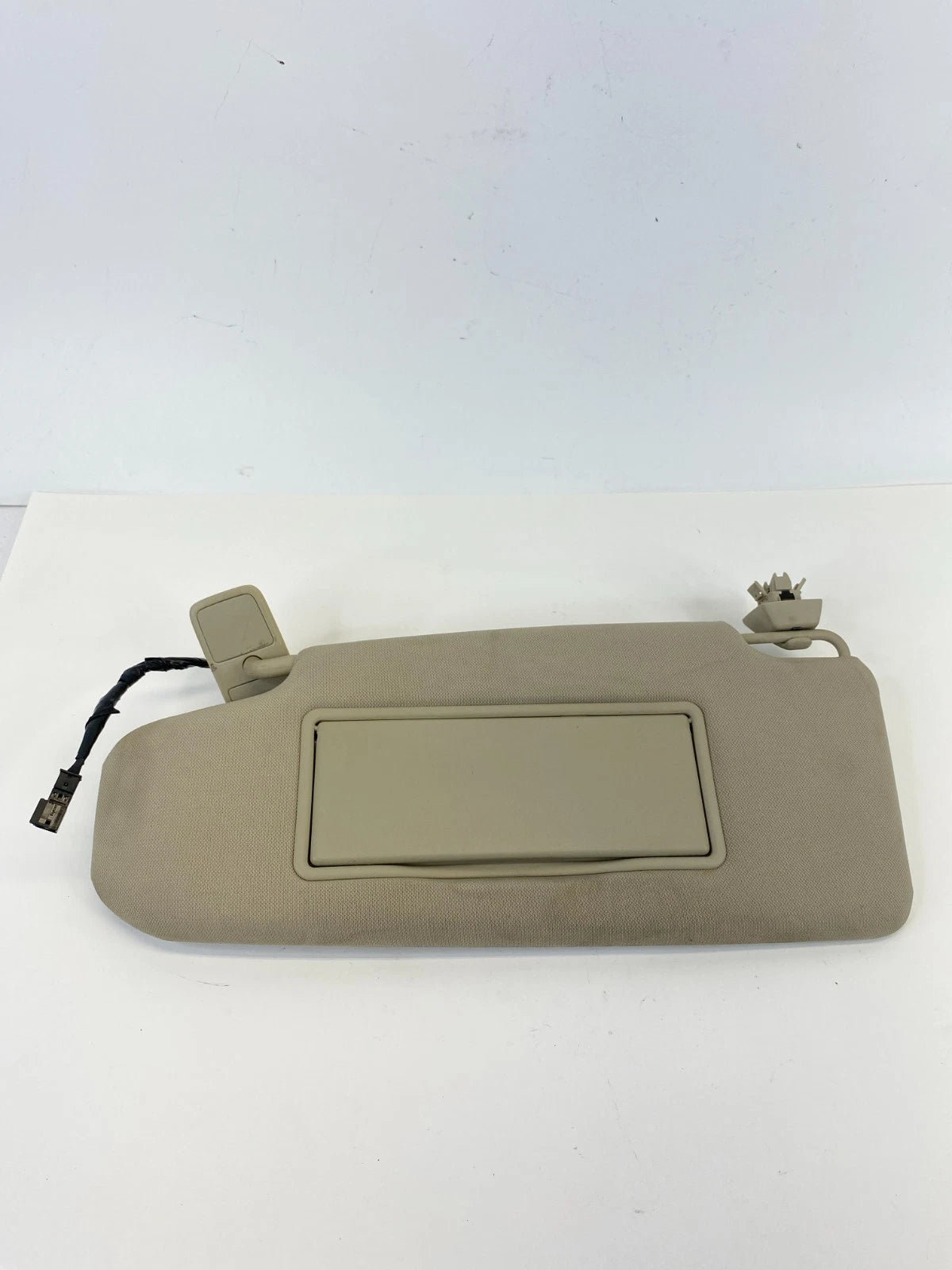 2011-2018 VOLVO S60 FRONT LEFT DRIVER SIDE SUNVISOR SUN VISOR W HOMELINK OEM