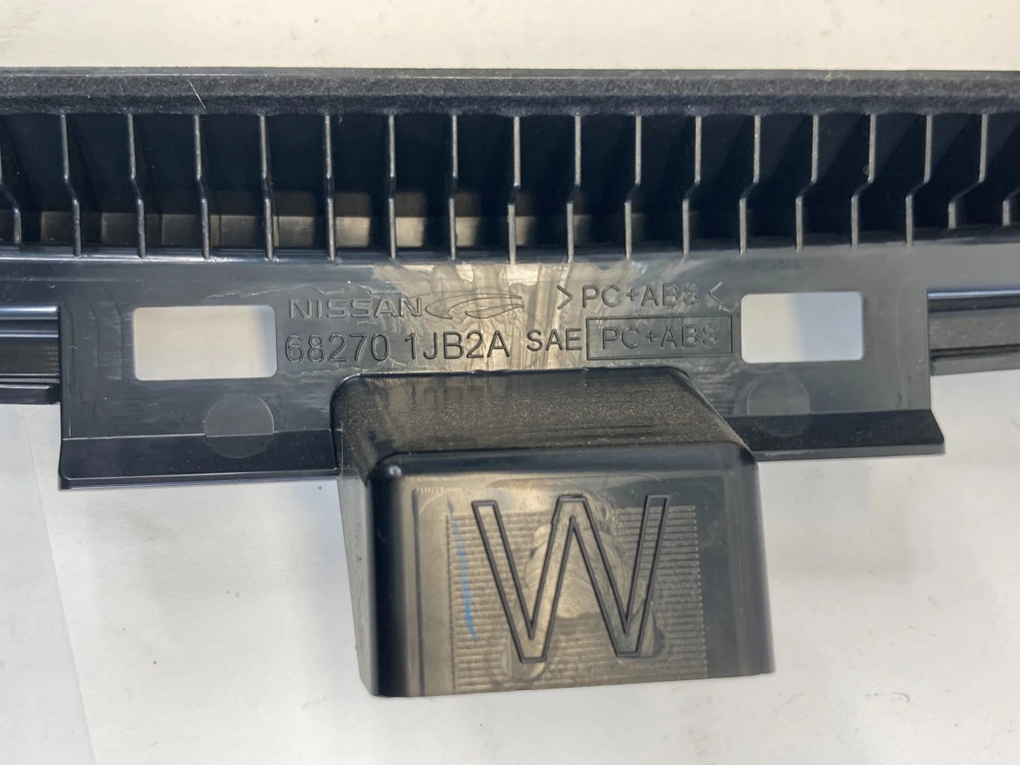 2011-2017 NISSAN QUEST CENTER DASH AIR VENT OUTLET DUCT GRILLE BEZEL 68270-1JB2A