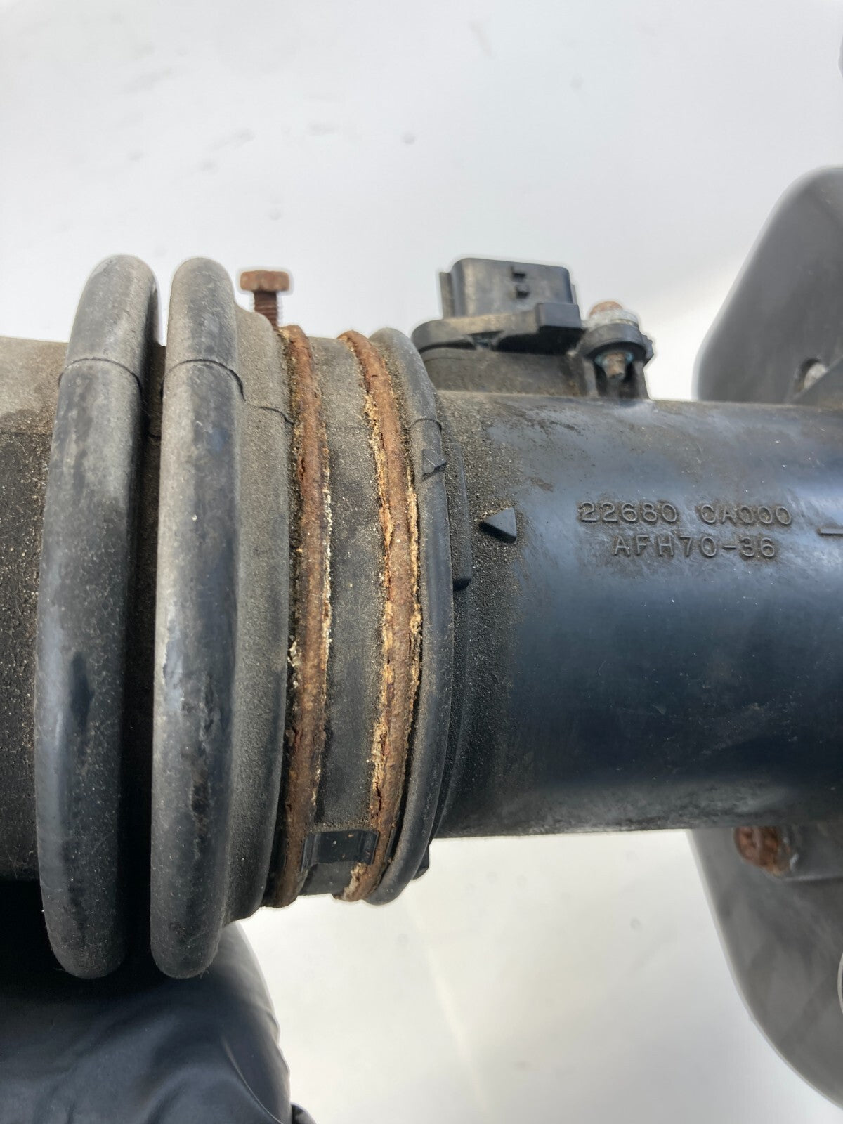 2003-2008 Infiniti FX35 Air Cleaner Intake Box Cover Hose Duct & MAF 22680-CA000