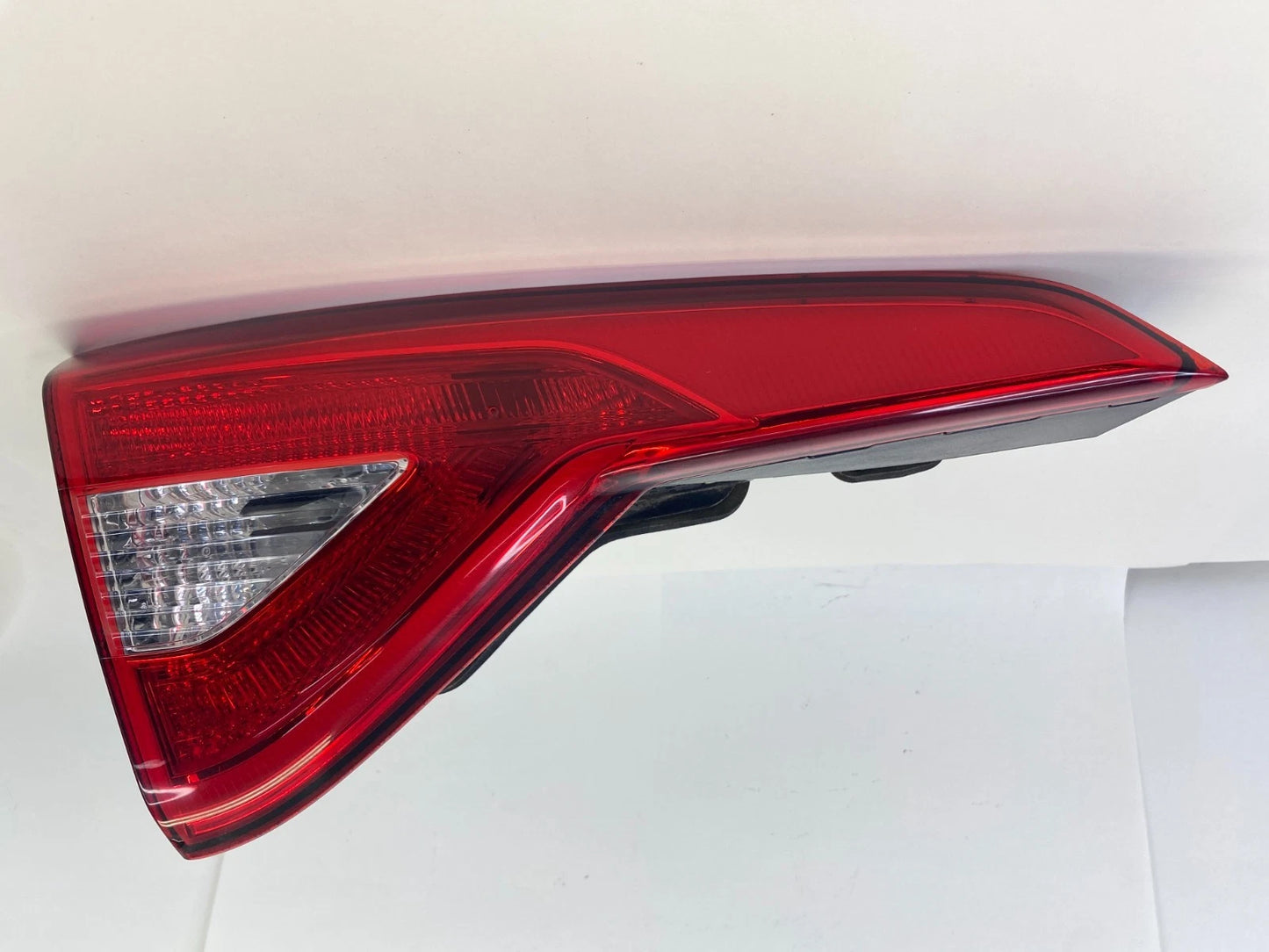 2015-2017 HYUNDAI SONATA REAR LEFT SIDE TAIL LIGHT TRUNK LID BACKUP LAMP OEM