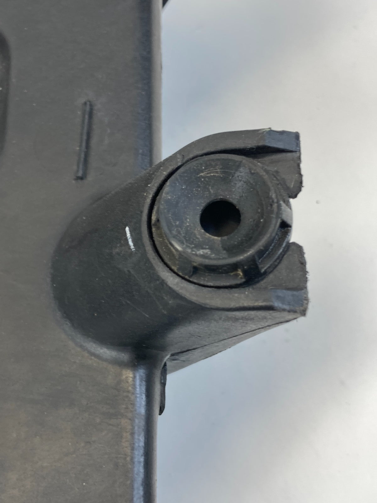 12 13 14 15 16 Chrysler Town & Country Air Intake Cleaner Resonator 4861731AC