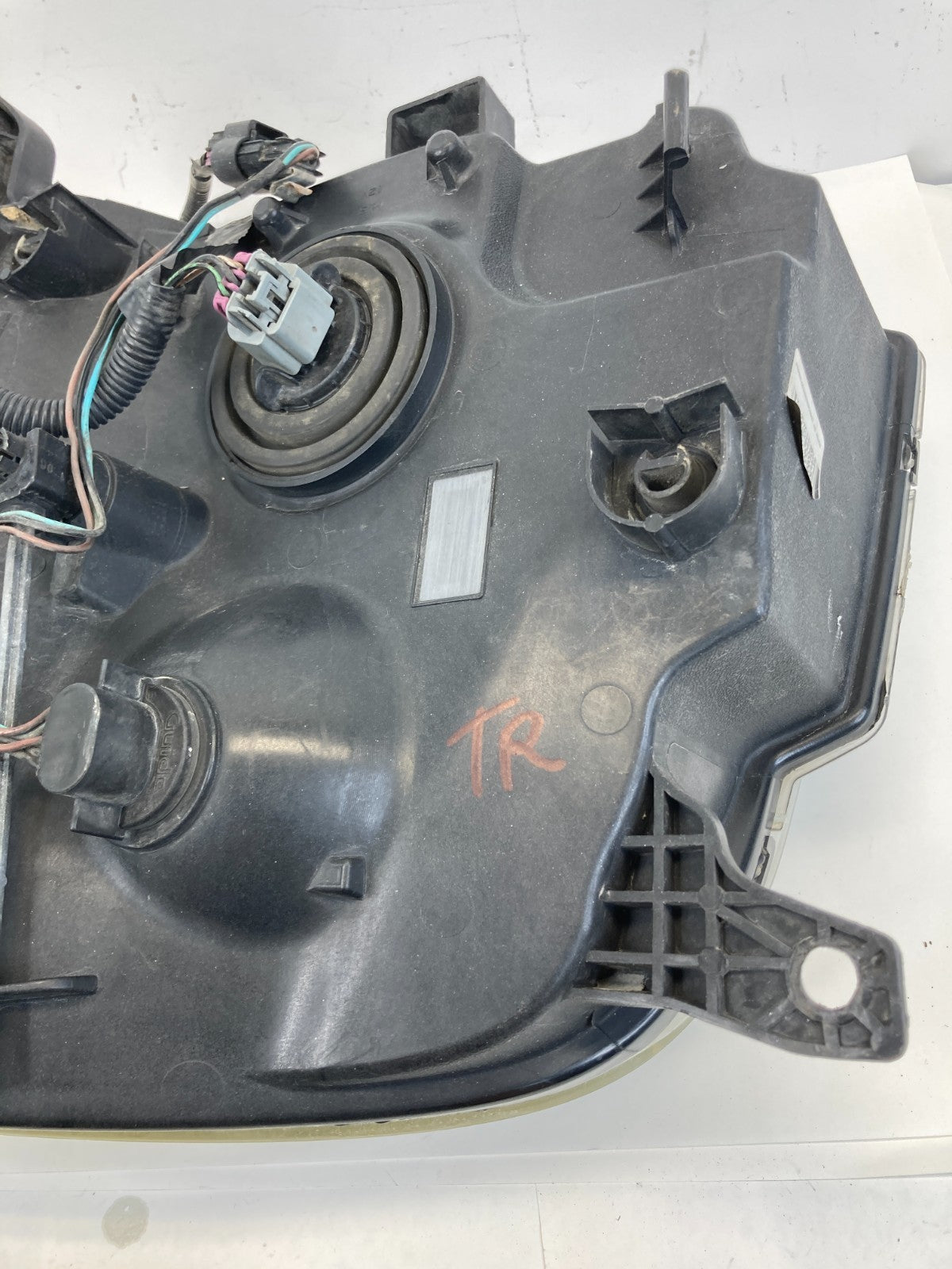 2007-2014 GMC Yukon Front Right Passenger Headlight Headlamp 16532814 OEM