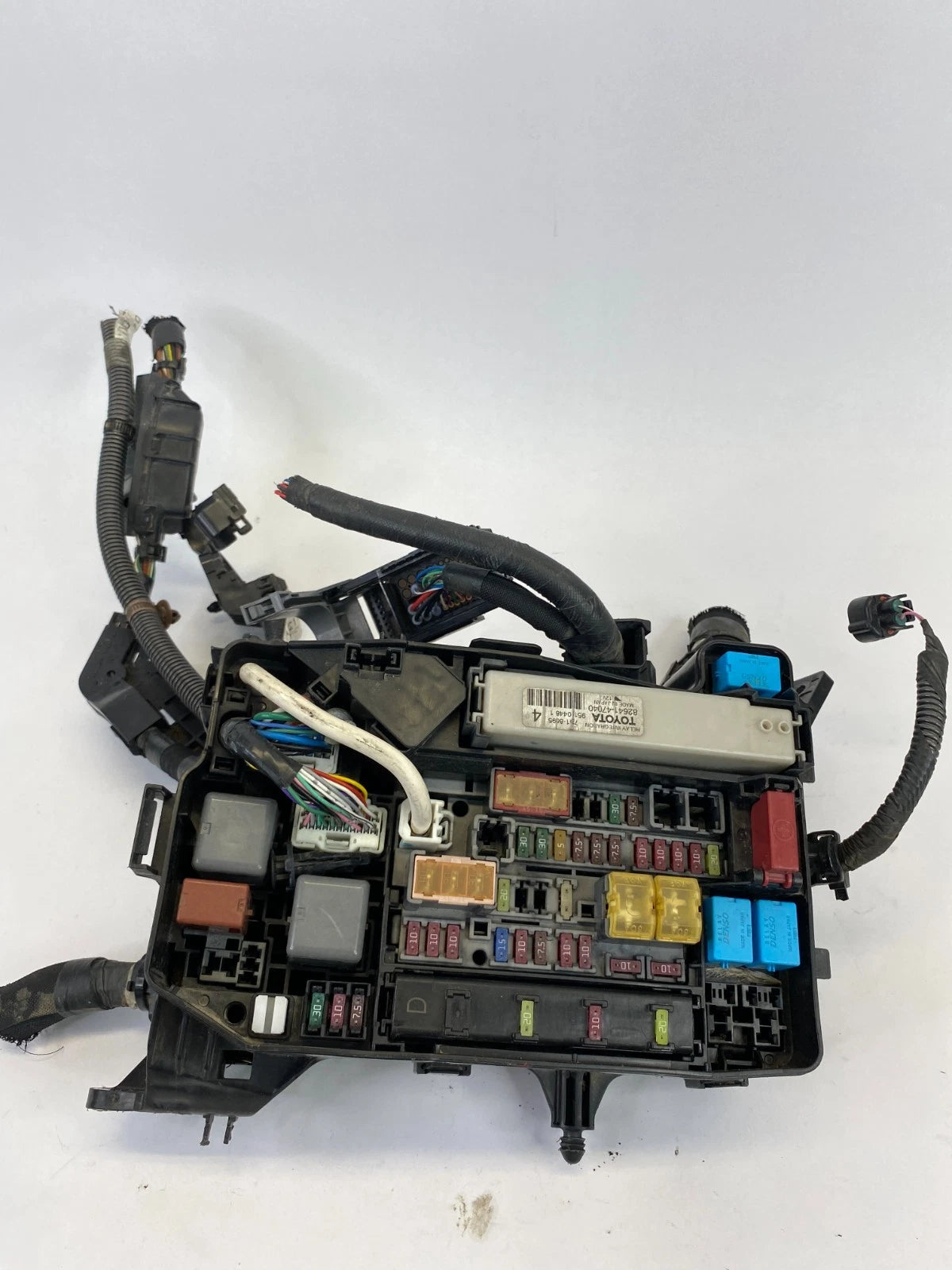 10 11 TOYOTA PRIUS 1.8L ENGINE FUSE BOX RELAY BLOCK ASSEMBLY UNIT 8264147040 OEM
