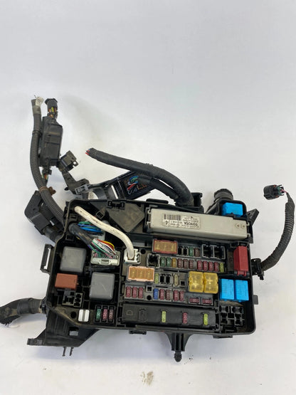 10 11 TOYOTA PRIUS 1.8L ENGINE FUSE BOX RELAY BLOCK ASSEMBLY UNIT 8264147040 OEM