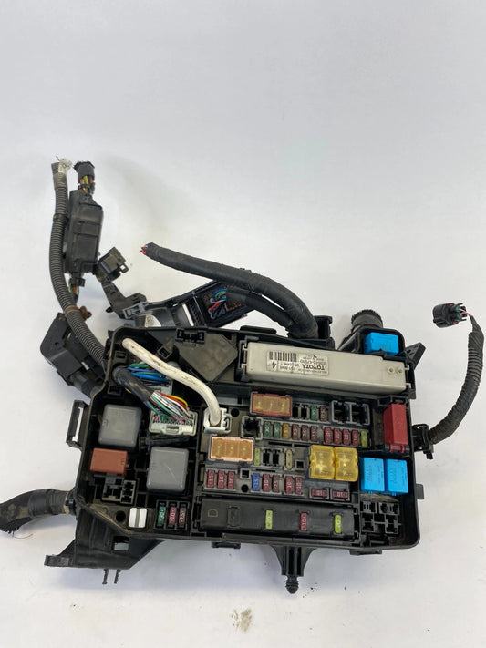 10 11 TOYOTA PRIUS 1.8L ENGINE FUSE BOX RELAY BLOCK ASSEMBLY UNIT 8264147040 OEM