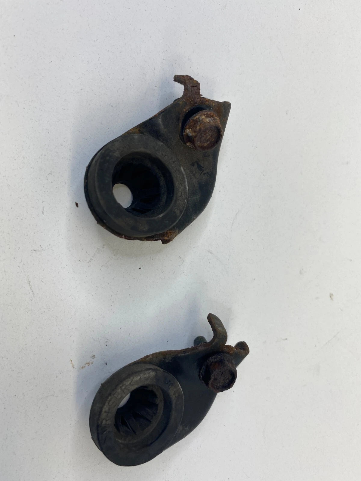 2012 12 NISSAN CUBE BASE RADIATOR MOUNT SUPPORT BRACKET SET PAIR OEM