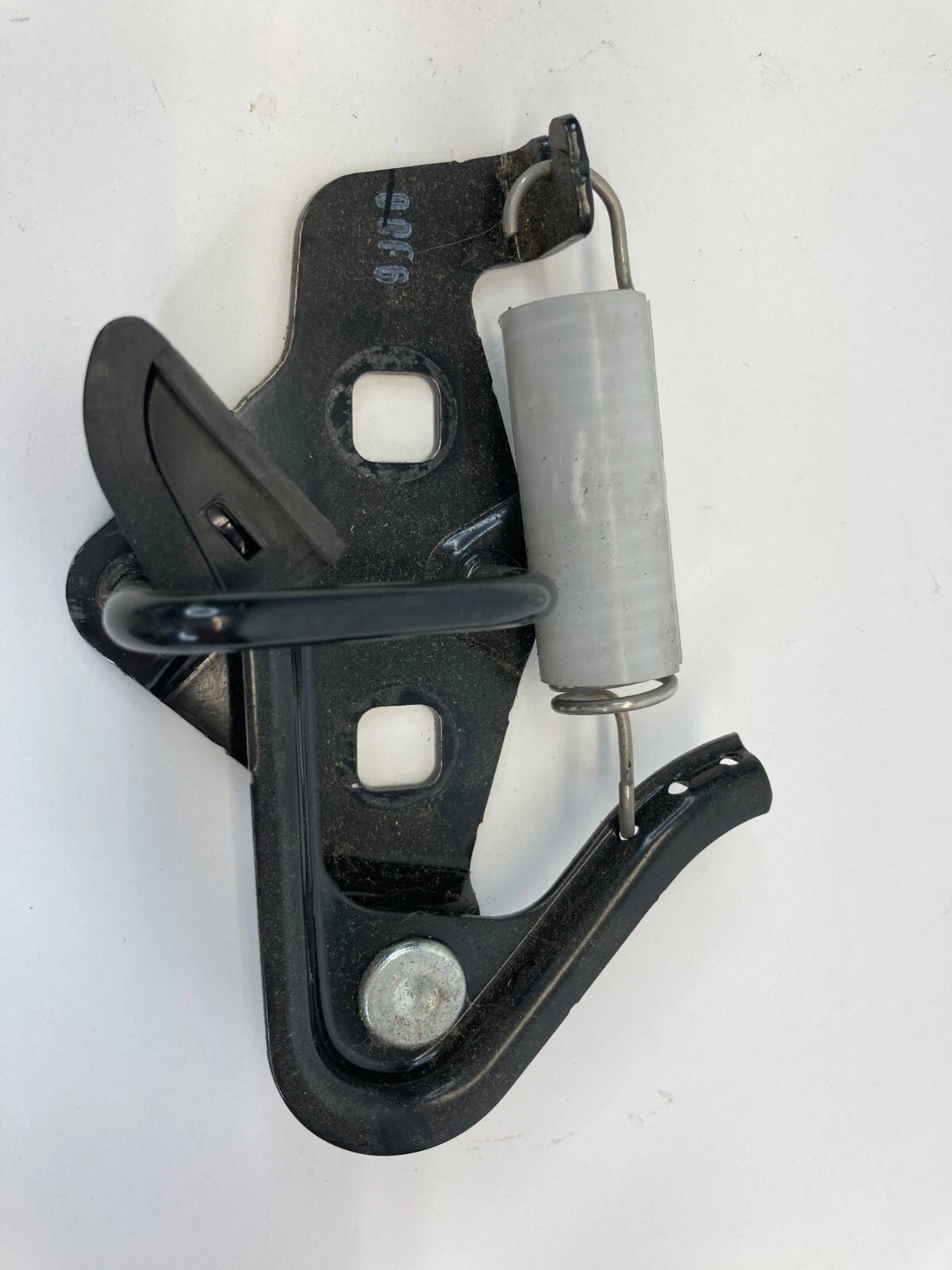 06-12 FORD FUSION 06-09 MILAN REAR TRUNK LID LOCK LATCH RELEASE STRIKER 54404B12