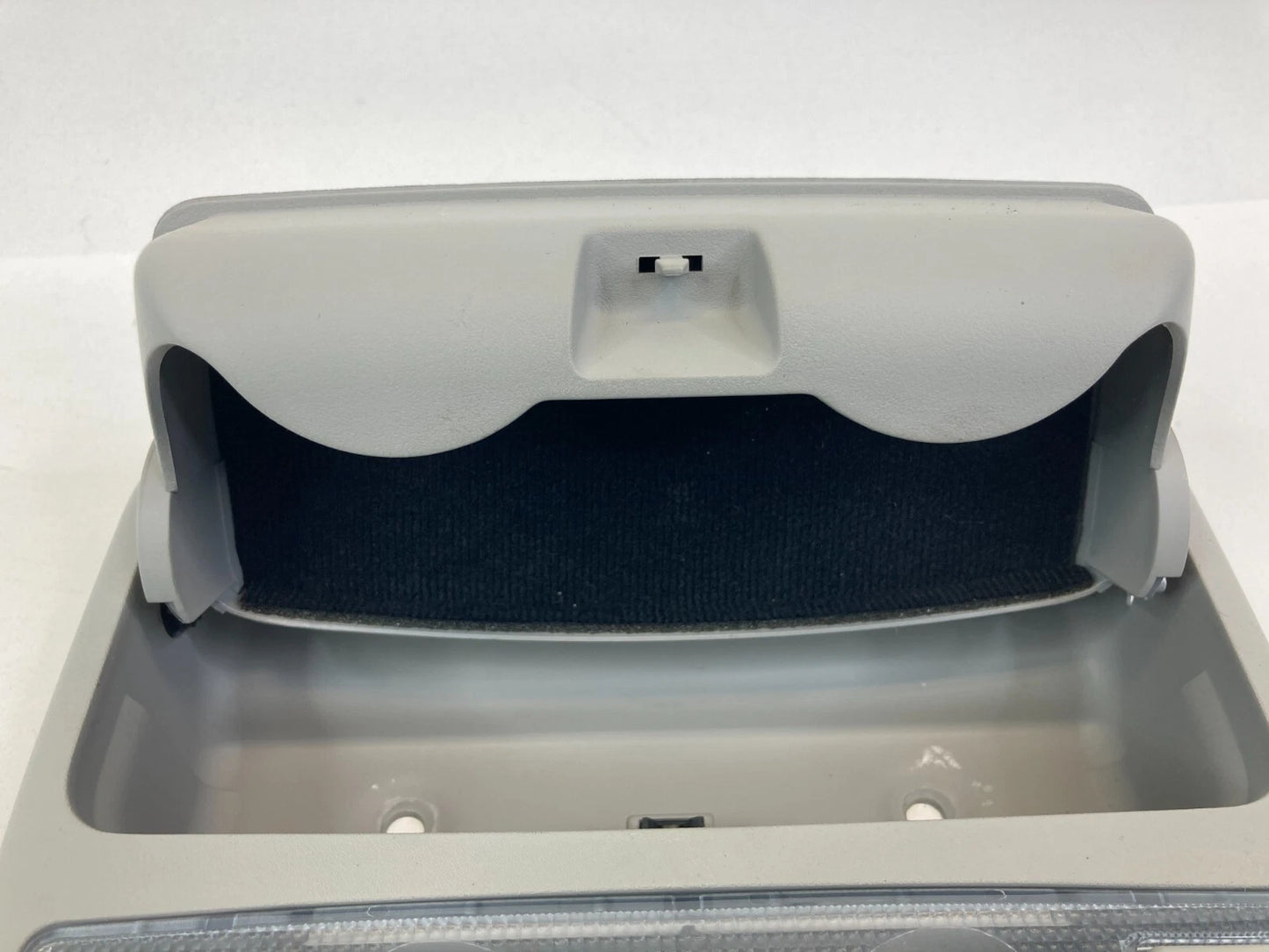 2004-2009 KIA SPECTRA SEDAN FRONT OVERHEAD CONSOLE DOME MAP LIGHT LAMP 92870-2F