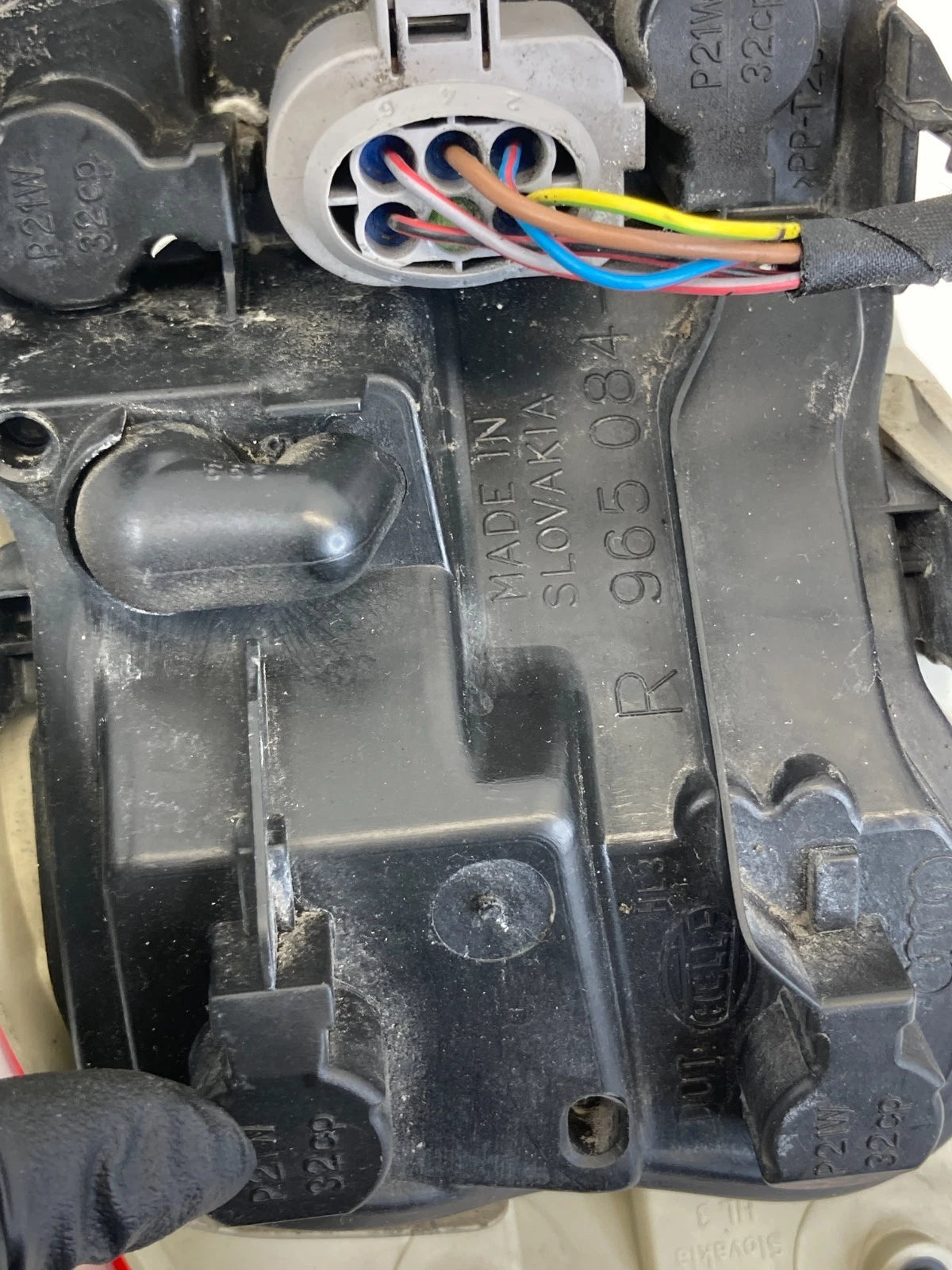 2005-2008 AUDI A4 QUATTRO REAR RIGHT PASSENGER RH SIDE TAIL LIGHT 8E5945096 OEM