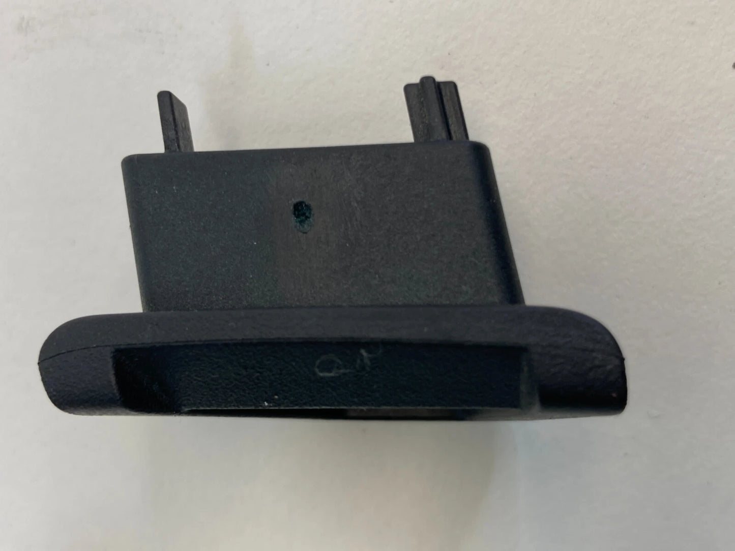 2012 RAM C/V 2012-2015 DODGE GRAND CARAVAN GLOVE BOX LATCH GROMMET STRIKER