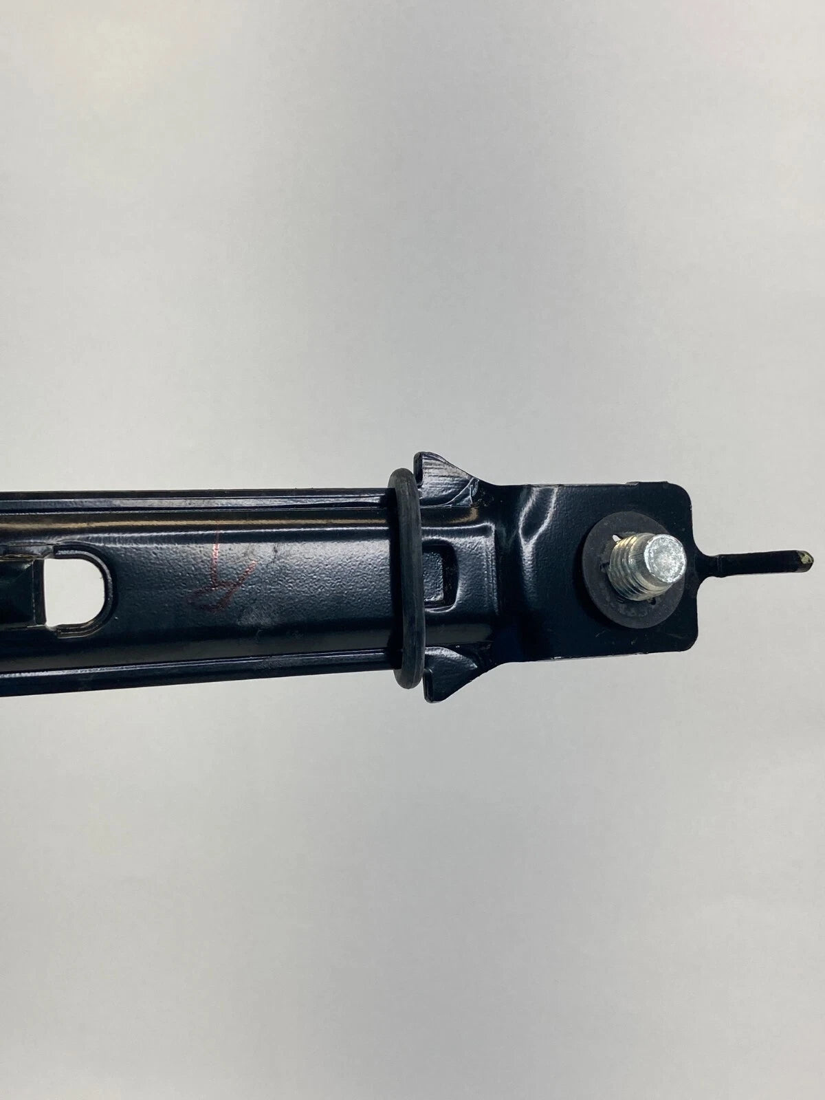 2010-2015 HYUNDAI TUCSON FRONT RIGHT PASSENGER SEAT BELT HEIGHT ADJUSTER OEM