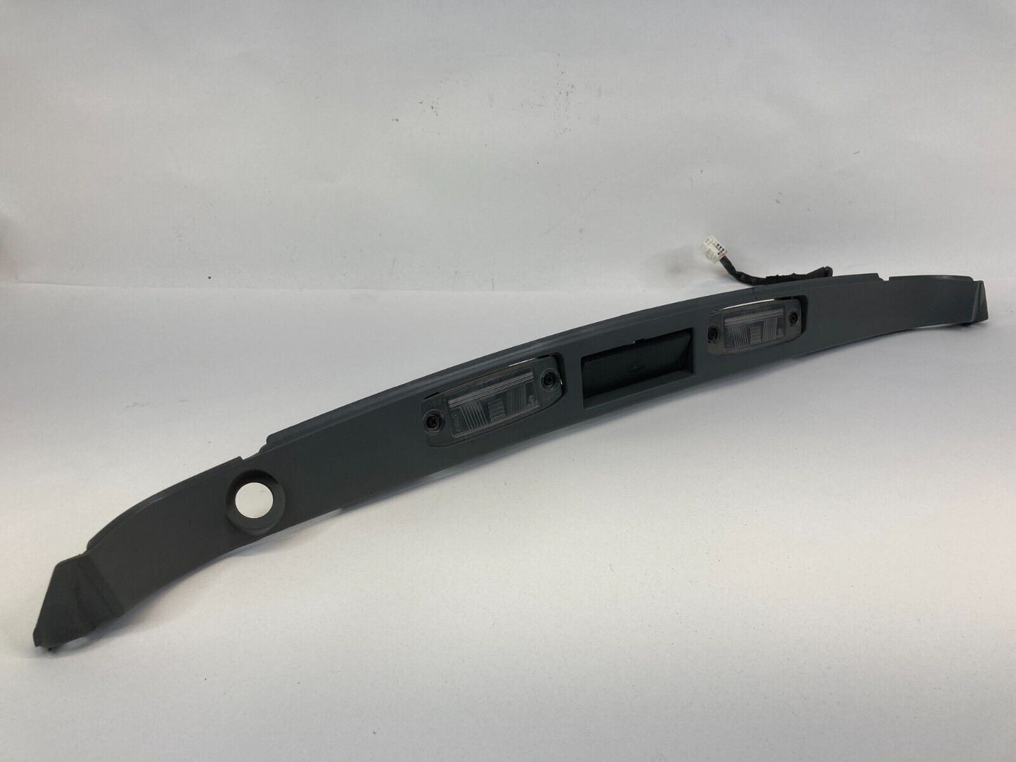 2011-2014 Hyundai Sonata Sedan Rear Trunk Hatch Handle Molding w/ License Light