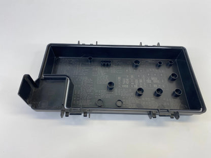2011-2013 CHRYSLER TOWN & COUNTRY FUSE RELAY BOX BATTERY COVER LID R62337-001