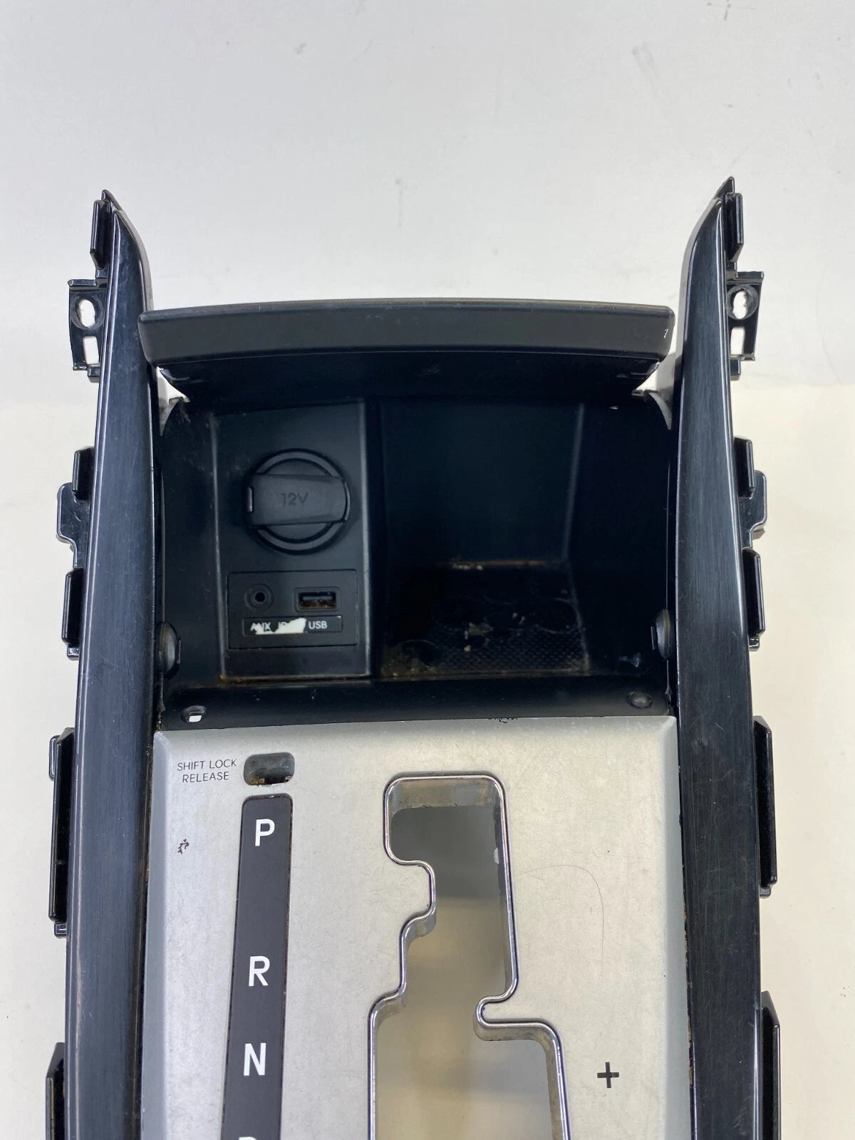 2011-2013 HYUNDAI ELANTRA AUTOMATIC SHIFTER TRIM BEZEL PANEL 84680-3X100 OEM