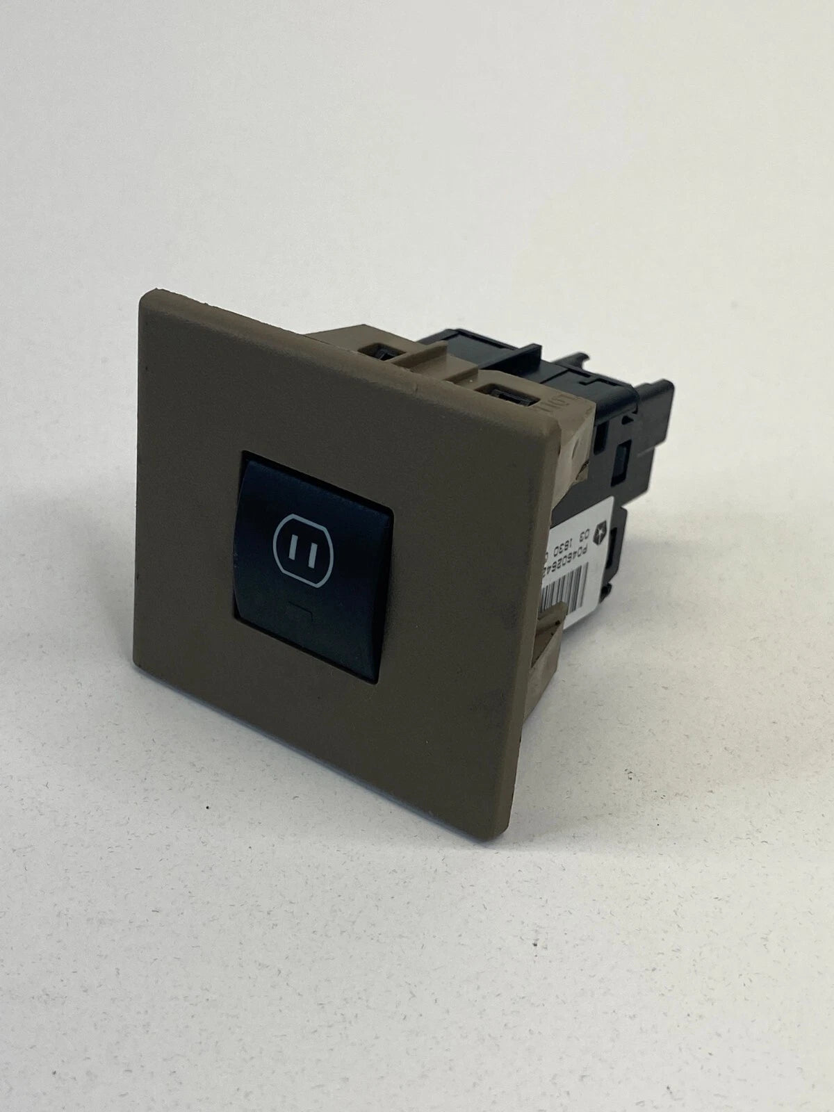 2008-2010 TOWN & COUNTRY POWER INVERTER SWITCH BUTTON W/ BEZEL TRIM P04602642AC