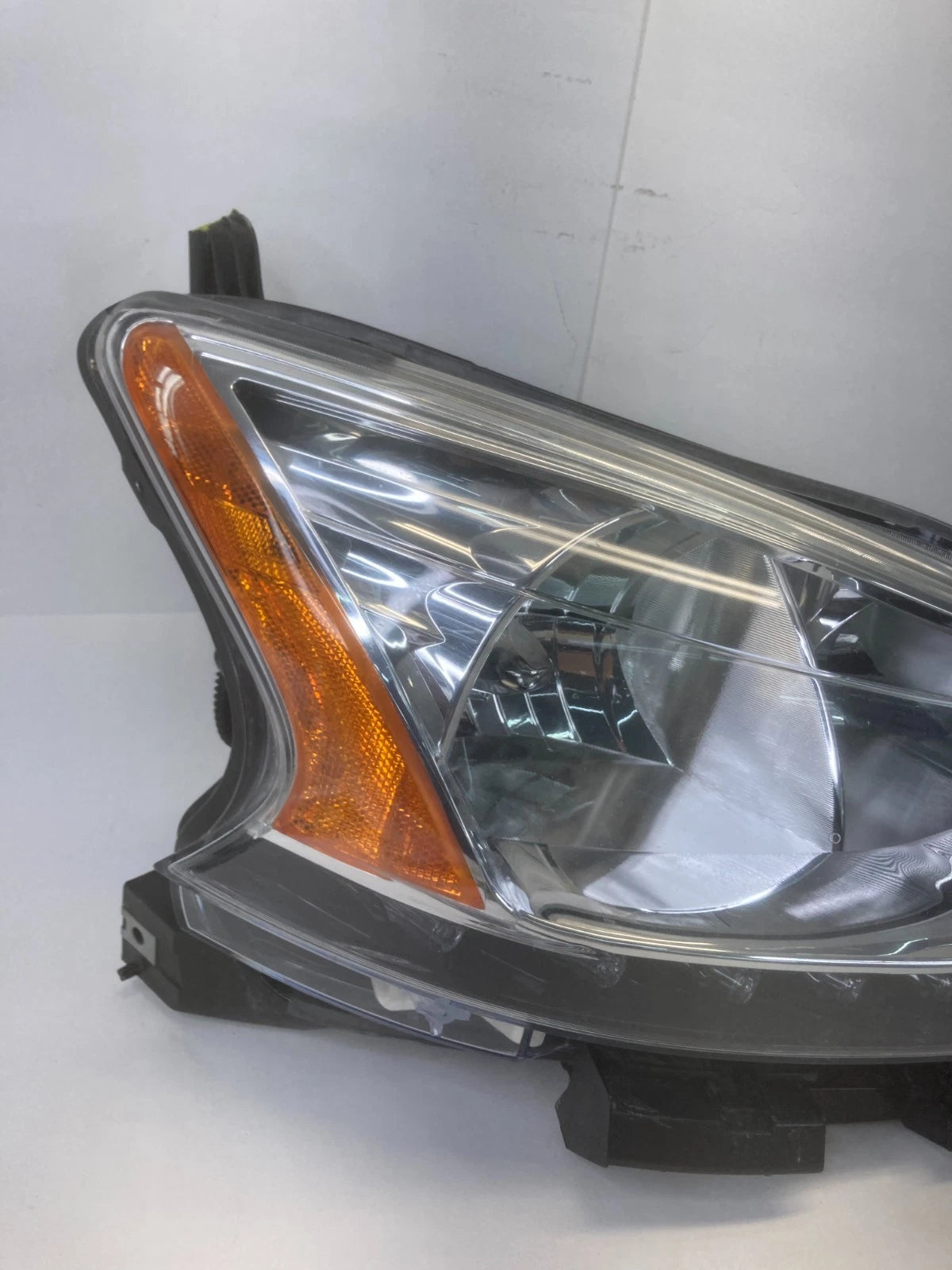 2013-2015 NISSAN SENTRA FRONT PASSENGER RIGHT SIDE RH HEADLIGHT HEADLAMP OEM