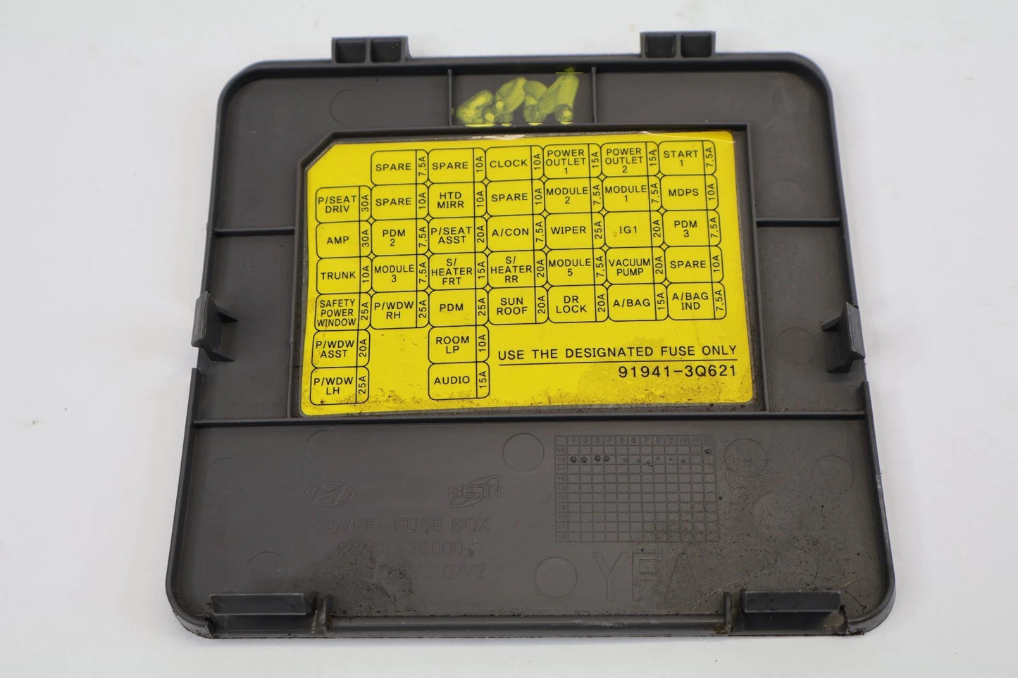 2011-2015 HYUNDAI SONATA LOWER DASHBOARD FUSE BOX LID COVER 84758-3S000 OEM