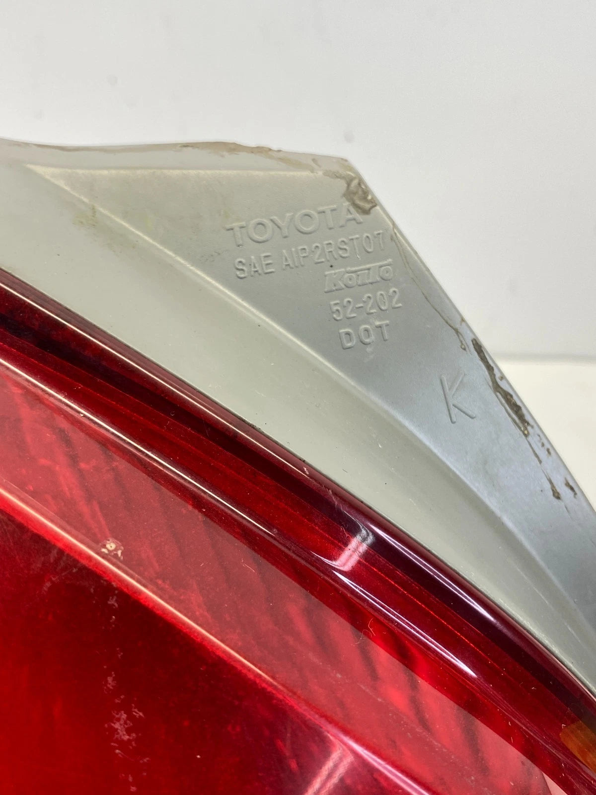 2009-2011 TOYOTA YARIS HATCHBACK REAR LEFT SIDE TAIL LIGHT LAMP HALOGEN OEM