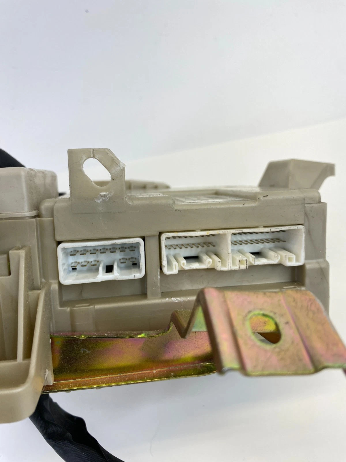 2002 2003 Lexus ES300 Inner Dash Fuse Box Relay Junction Block Cabin 8273033040A