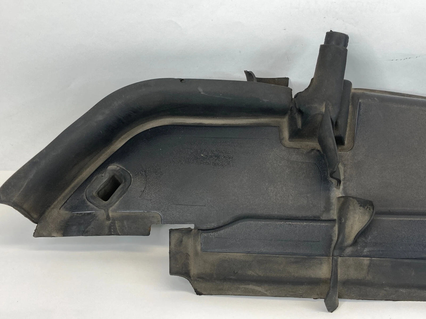 2011-2019 FORD EXPLORER FRONT RIGHT FENDER UPPER LEDGE TRIM LEDGE COVER BRACKET