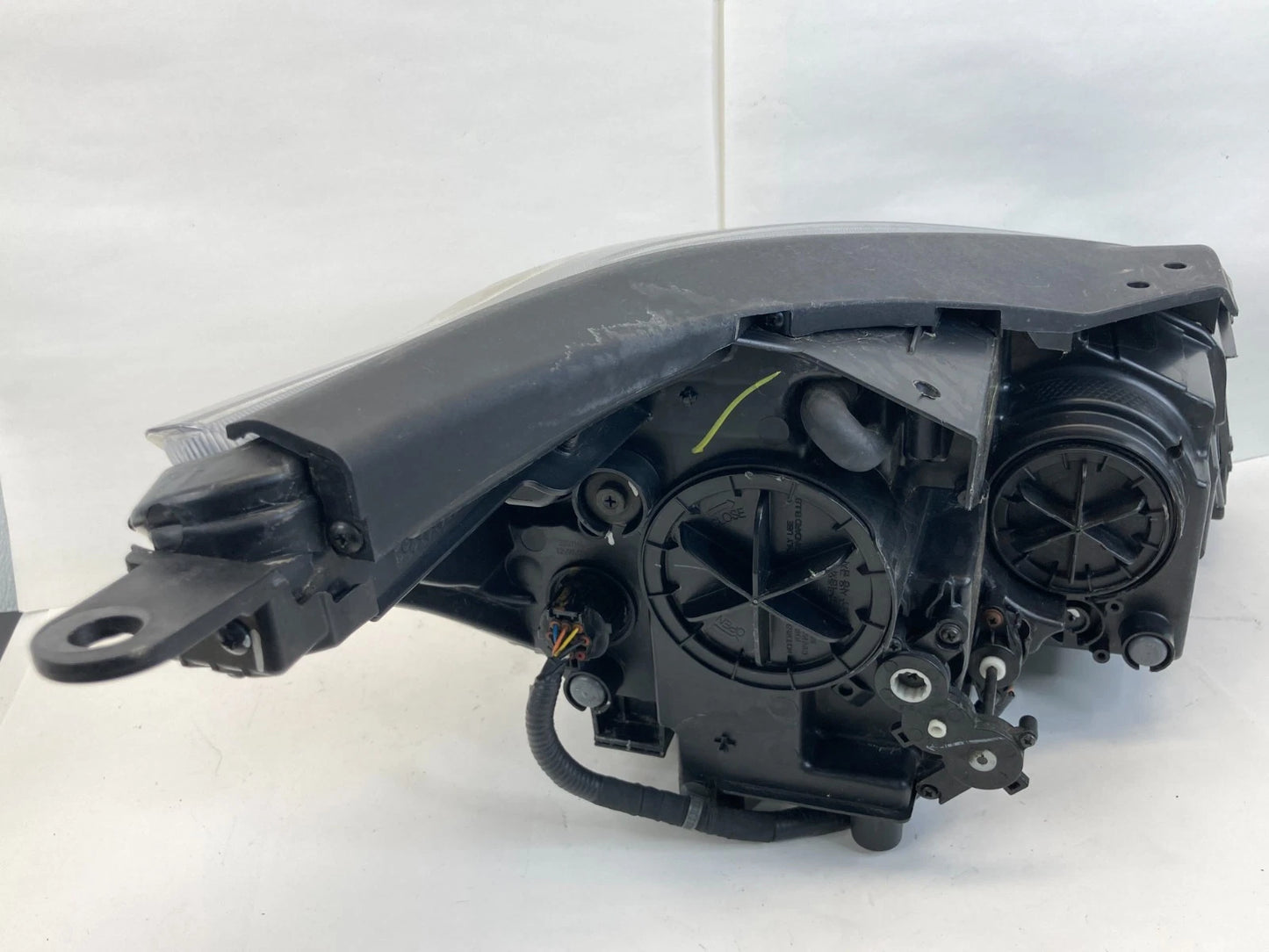 2016-2018 KIA SORENTO LEFT SIDE HEADLIGHT HALOGEN W/ GUIDE LED 92101-C6 OEM