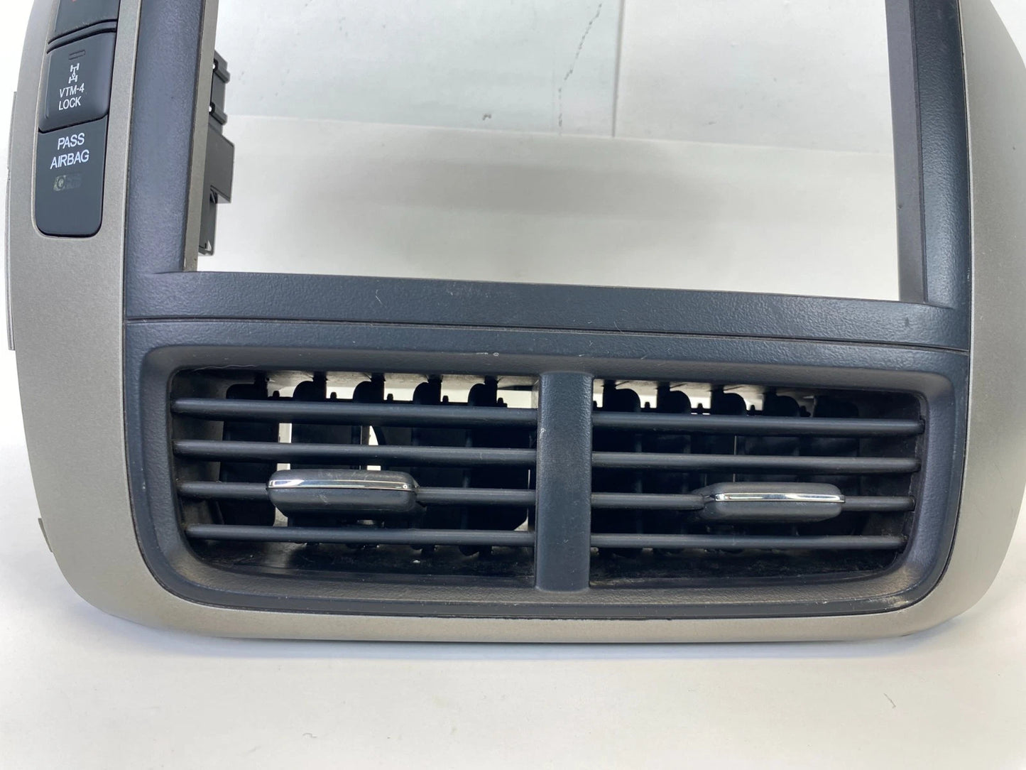 2006-2008 HONDA PILOT CENTER DASH RADIO SCREEN DISPLAY BEZEL HAZARD 4WD SWITCH
