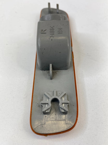 1999-2003 LEXUS RX300 SEDAN FRONT RIGHT PASSENGER SIDE MARKER TURN SIGNAL LIGHT