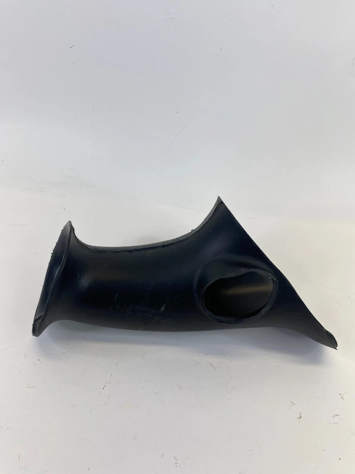 2002-2006 GMC Envoy XL Air Intake Hose Duct Outlet Tube Pipe 15149664 OEM