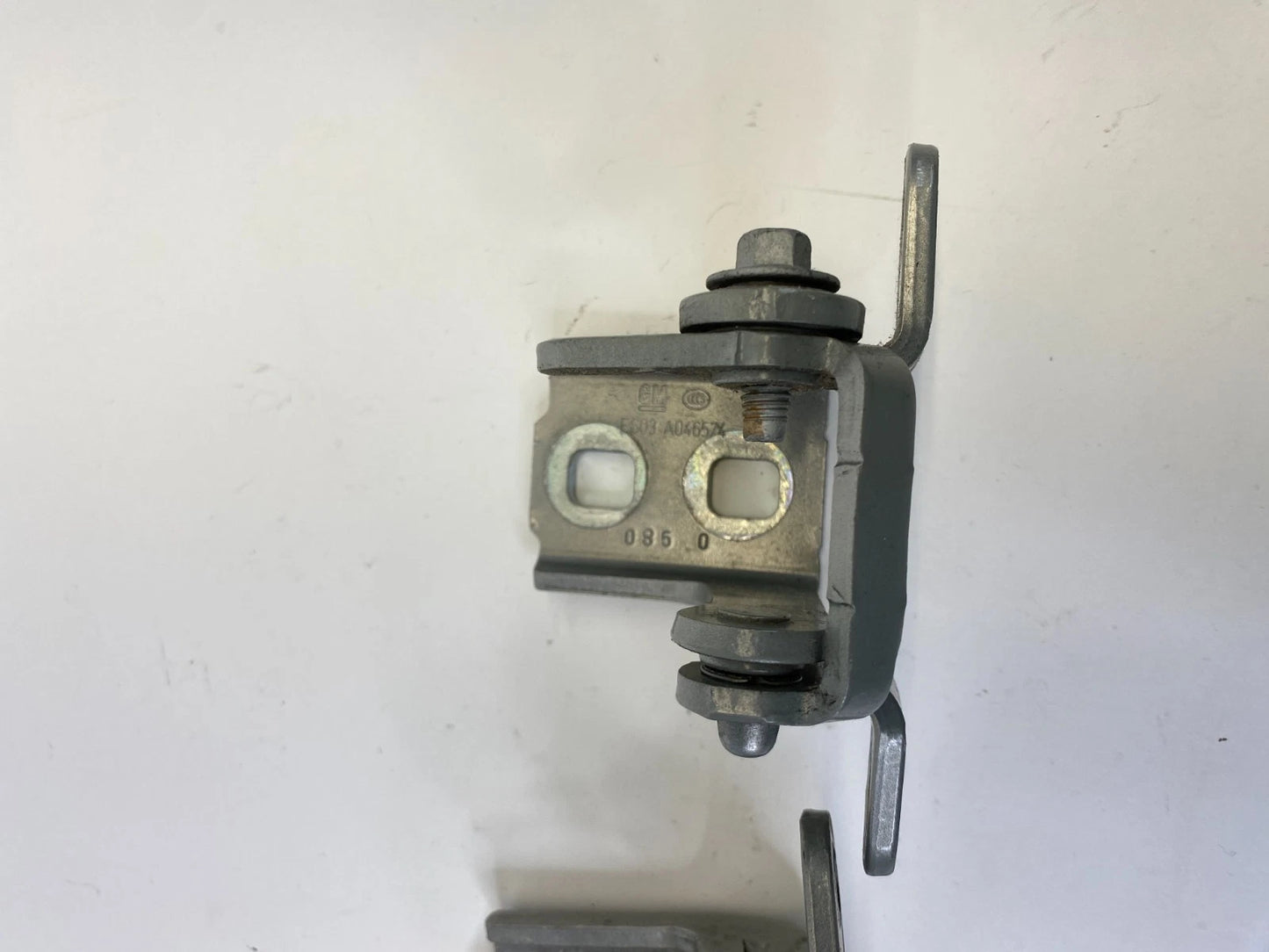 2011-2017 BUICK REGAL REAR RIGHT SIDE DOOR UPPER & LOWER HINGE SET PAIR OEM