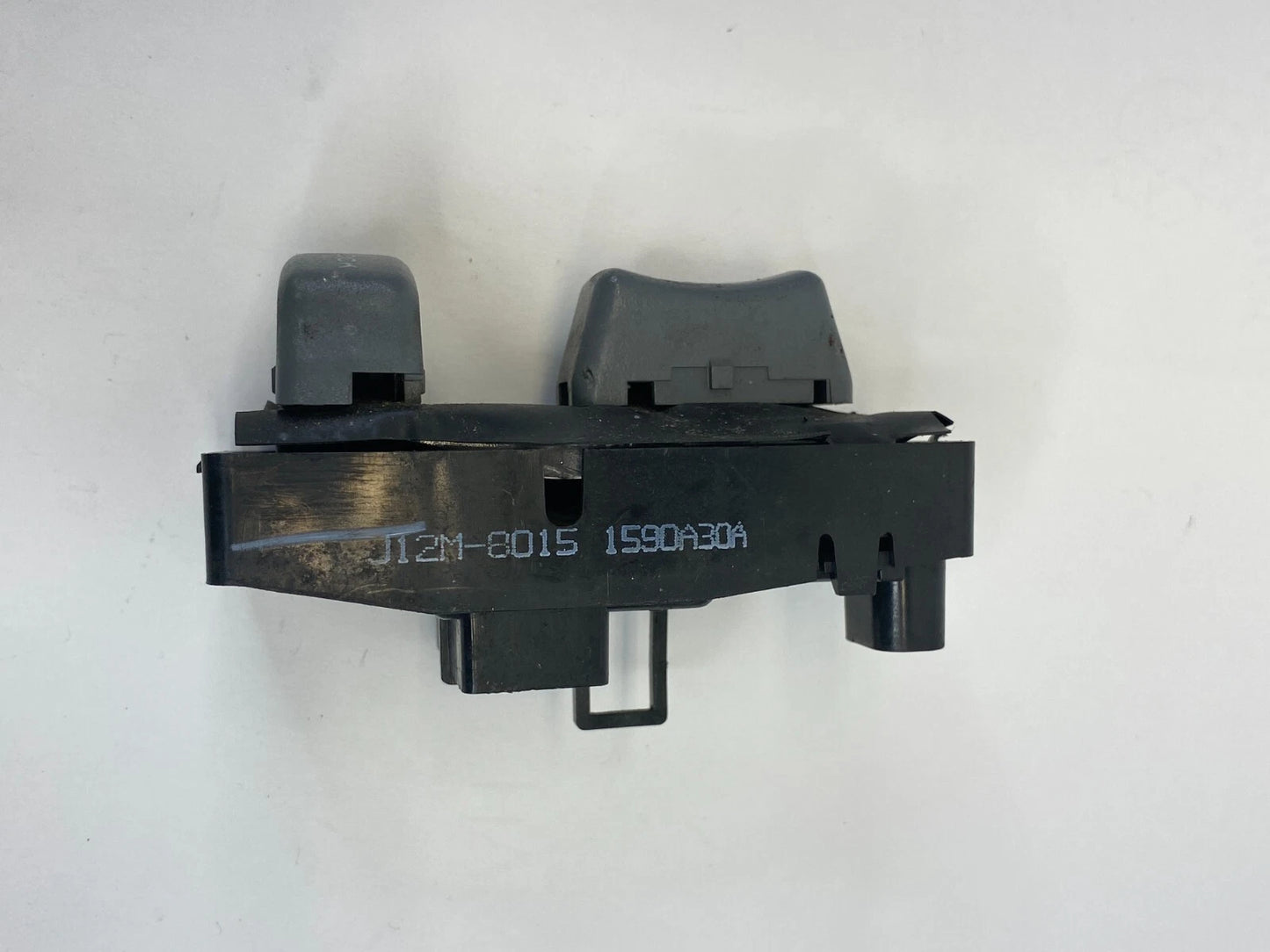 1995-2000 TAHOE YUKON FRONT RIGHT PASSENGER DOOR LOCK & WINDOW SWITCH J12M-8015