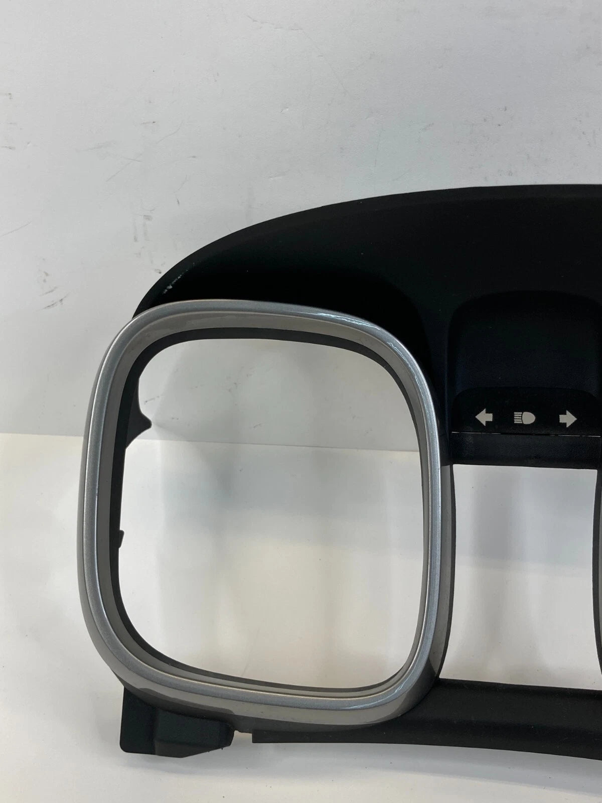 2013-2015 CHEVY MALIBU INSTRUMENT CLUSTER SPEEDOMETER COVER BEZEL AKY87368 OEM