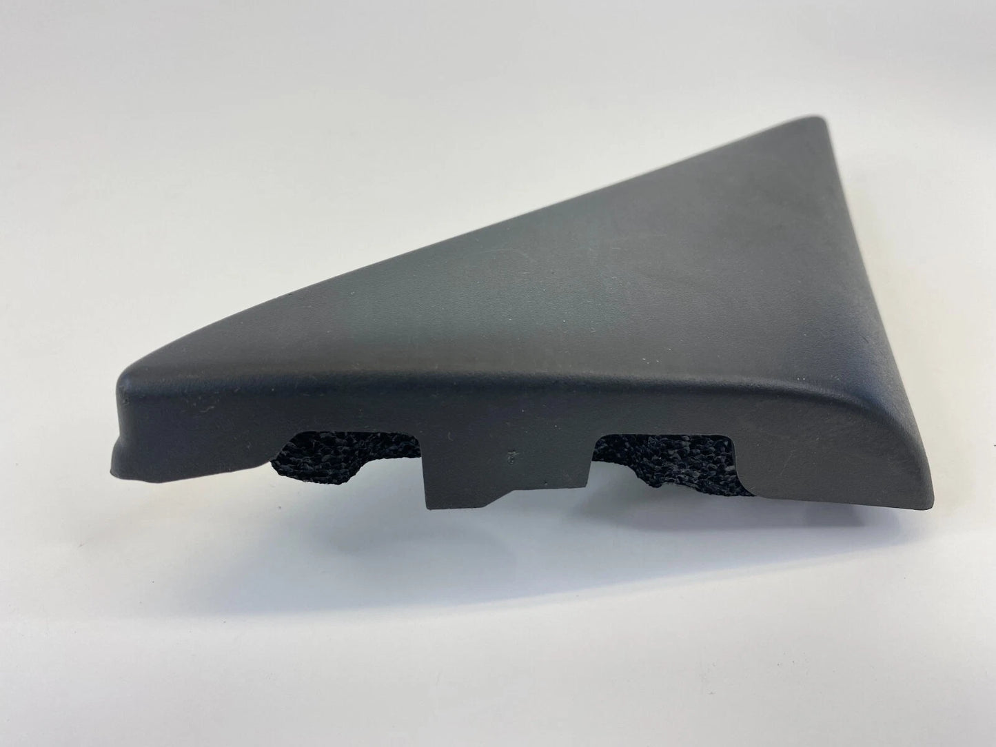 06-13 CHEVROLET IMPALA FRONT RIGHT PASSENGER INTERIOR DOOR CORNER COVER OEM