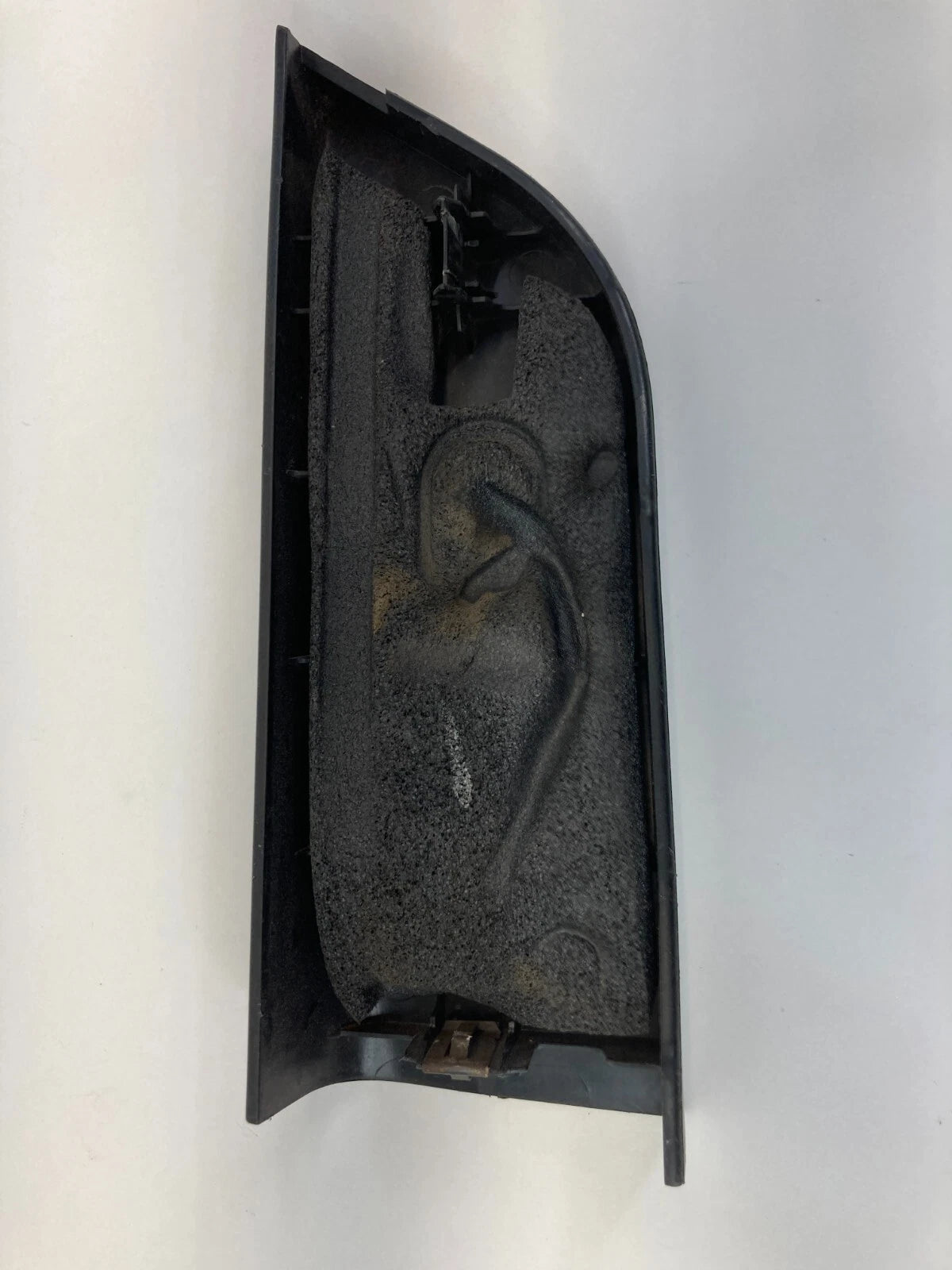 08-10 CHRYSLER TOWN & COUNTRY FRONT RIGHT INTERIOR DOOR MIRROR CORNER COVER TRIM