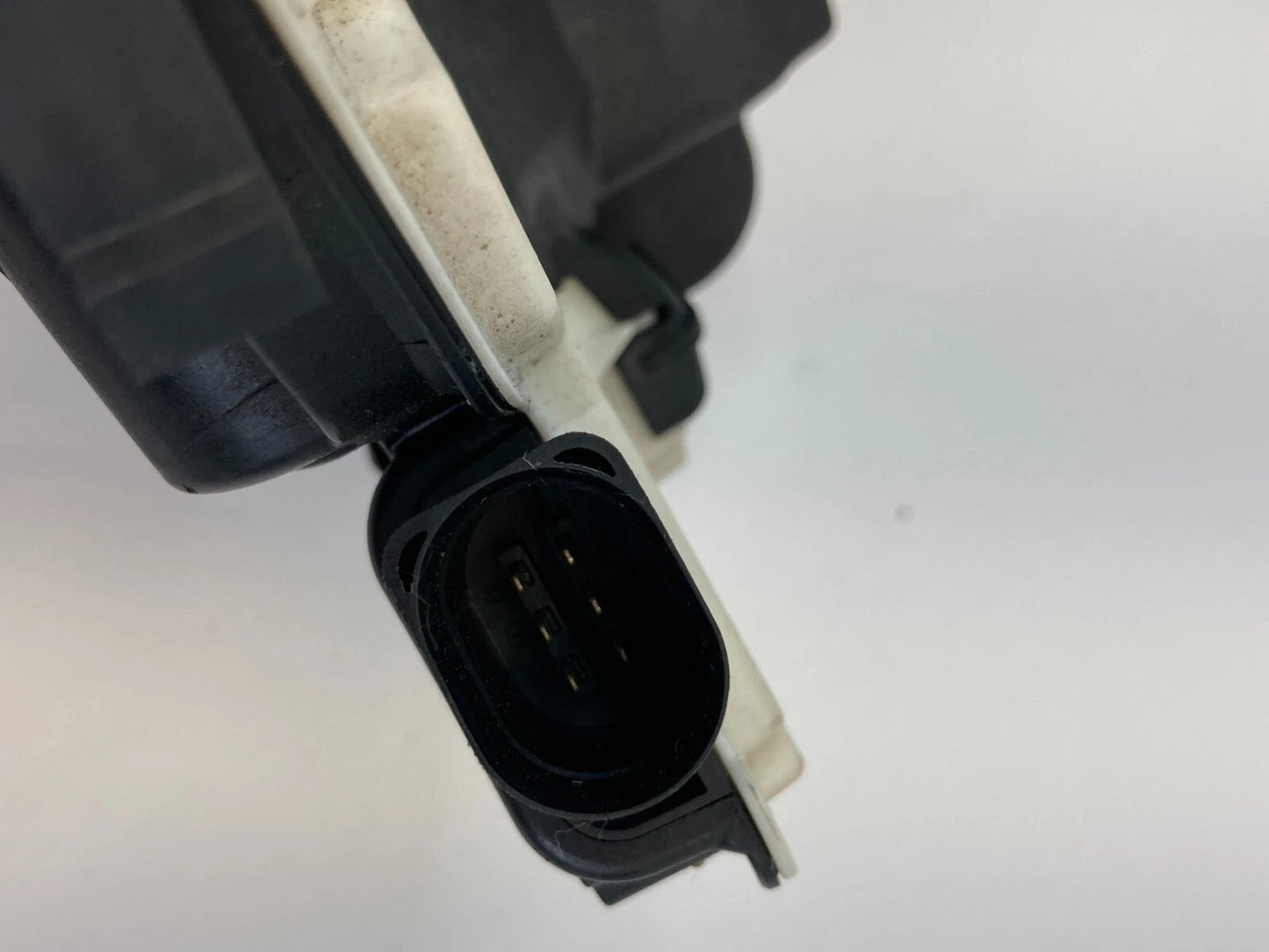 2009-2012 VOLKSWAGEN TIGUAN REAR RIGHT SIDE DOOR LOCK LATCH ACTUATOR 5N0839016E
