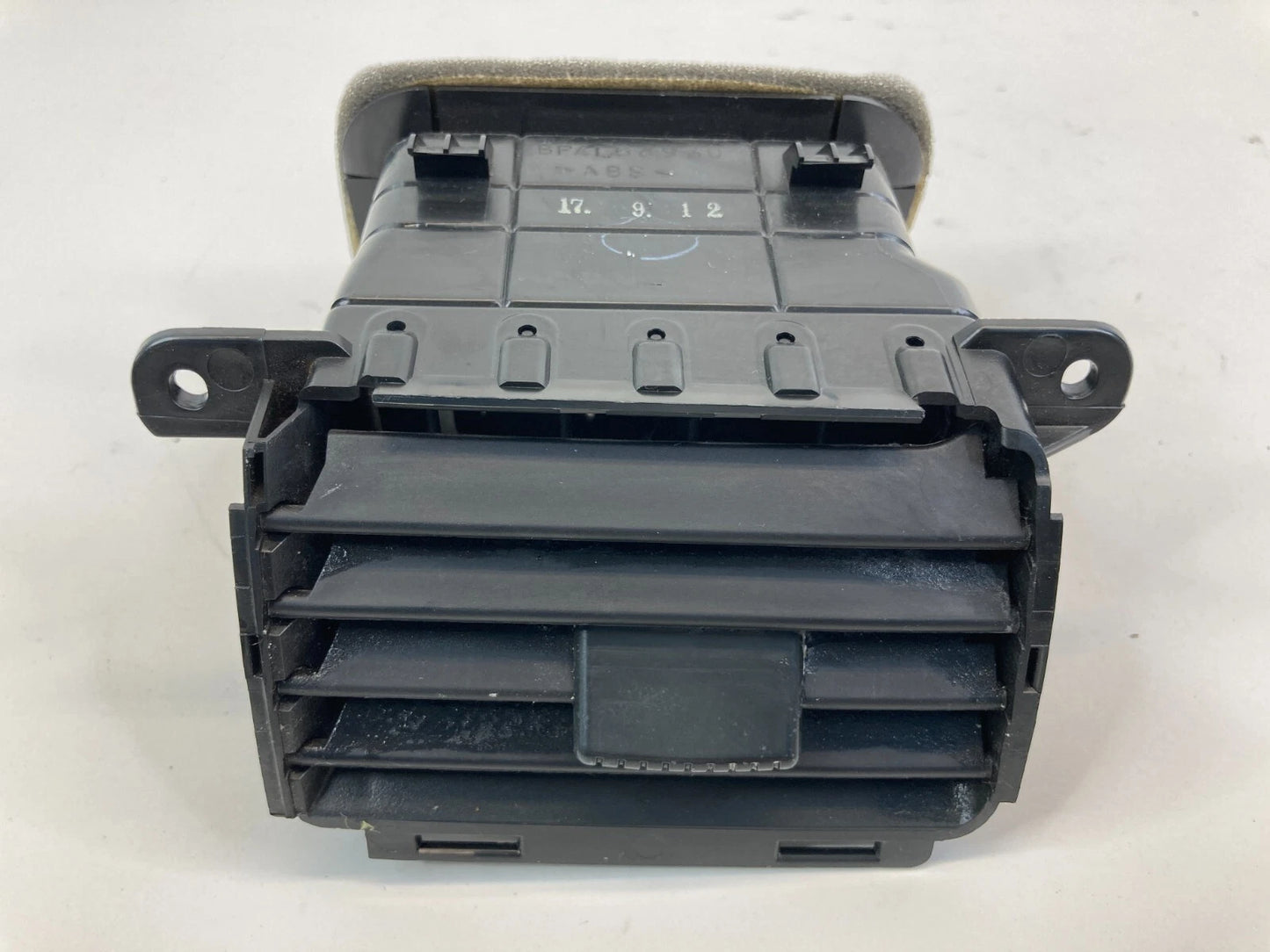 2004-2006 MAZDA3 CENTER DASH LEFT SIDE A/C AIR VENT GRILL GRILLE BP4L64930 OEM