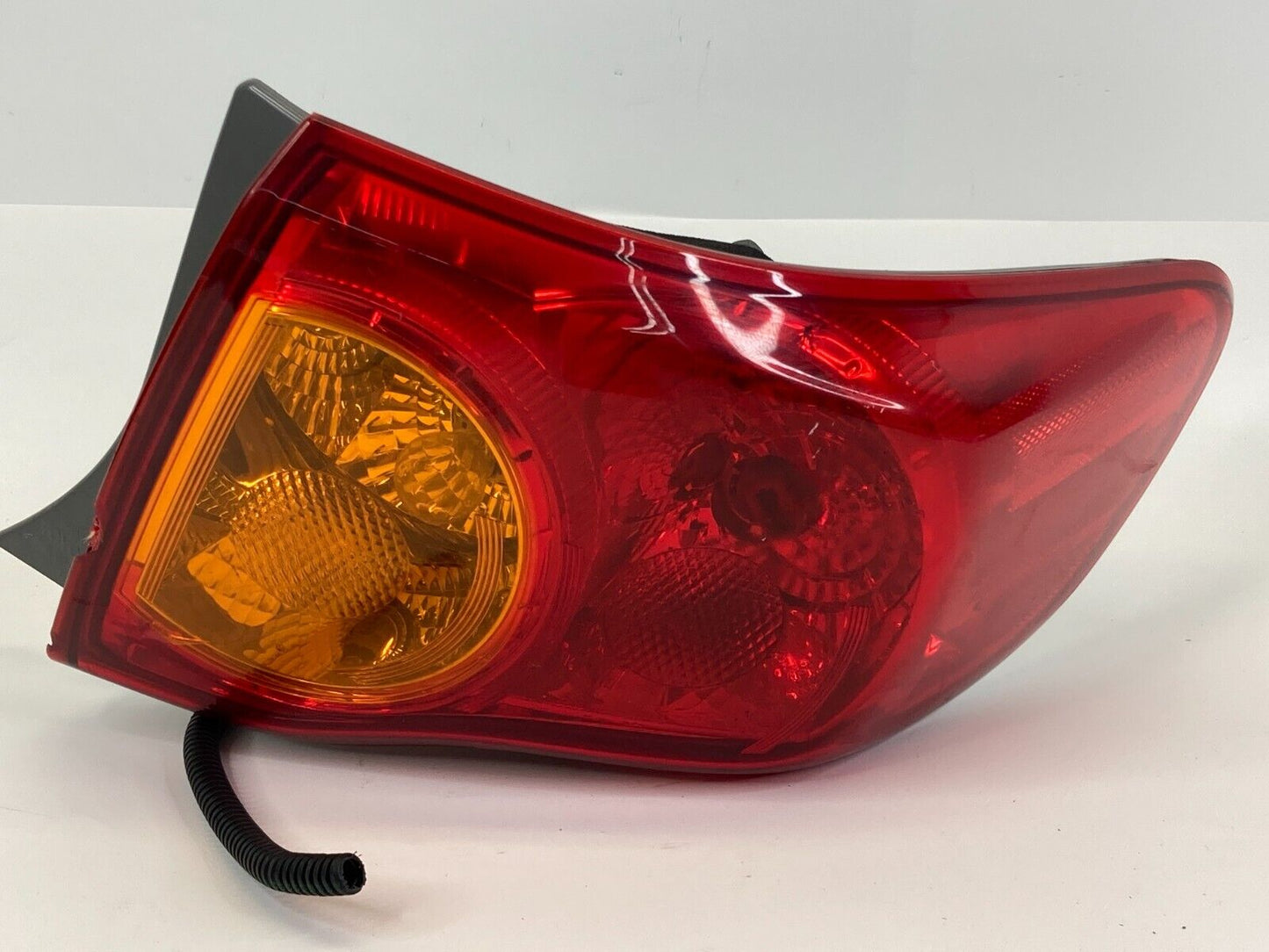 09 10 Toyota Corolla Rear Right Tail Light Outer Taillight Lamp Assembly OEM