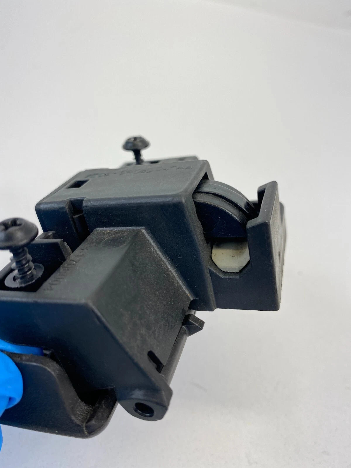 08-11 FORD FOCUS DASH GLOVE BOX COMPARTMENT LATCH LOCK HANDLE 7E53-5406004-AA