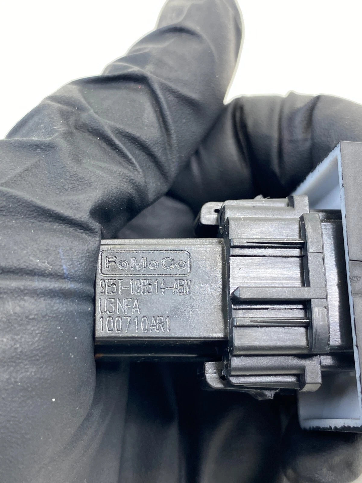 2010-2012 FORD FUSION TRUNK LID OPEN RELEASE CONTROL SWITCH 9E5T-19B514ABW OEM
