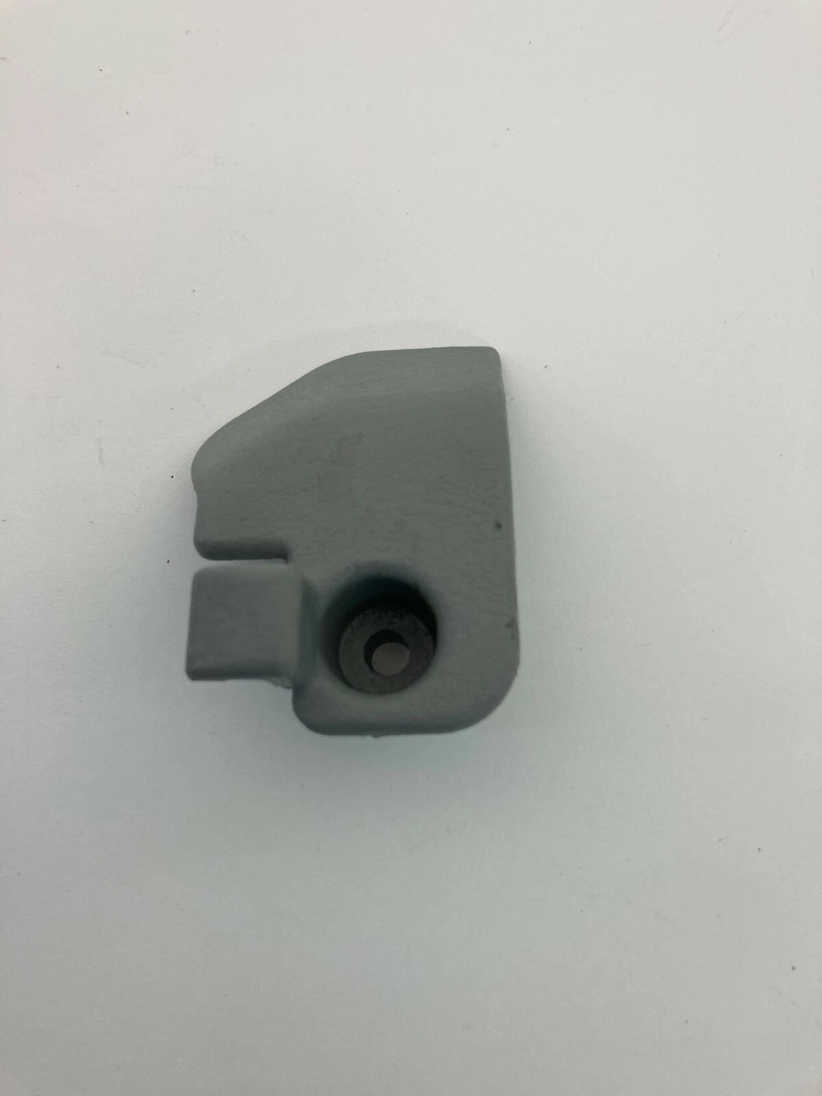 2004 04 SUZUKI VITARA TRUNK LEFT DRIVER SIDE HOOK HANGER CLIP TRIM OEM