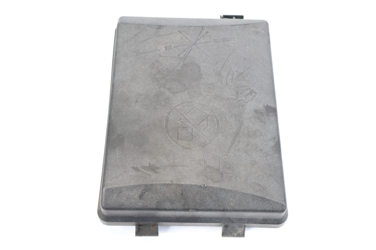 2012-2016 CHEVROLET SONIC FRONT ENGINE FUSE RELAY BOX COVER LID TOP 95383537 OEM