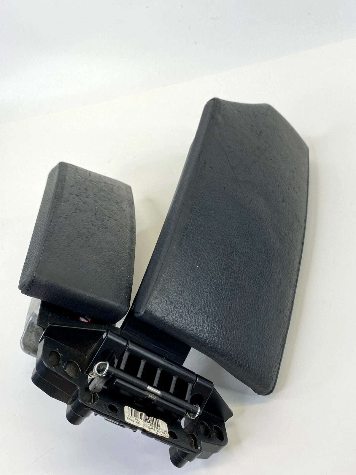 04-07 BMW 530I 06 07 530XI CENTER CONSOLE ARMREST LID ASSEMBLY 51169144941 OEM