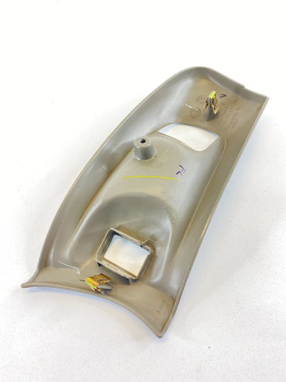 2004-2007 CHEVROLET IMPALA FRONT LEFT INNER DOOR HANDLE SWITCH BEZEL 10345564