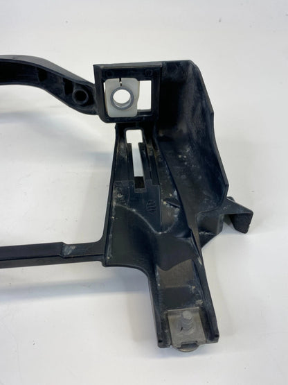 2006 2007 BMW 530XI FRONT LEFT SIDE HEADLIGHT HEADLAMP BRACKET SUPPORT 15373700