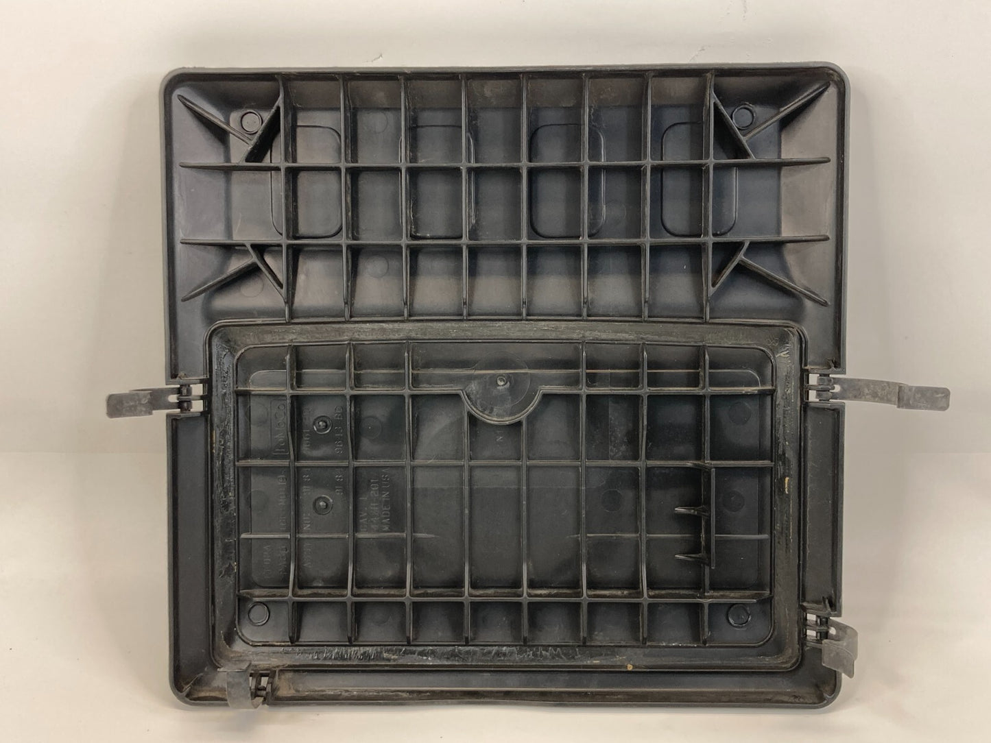 09-12 Ford Escape 3.0L A/T Engine Cover Air Intake Cleaner Lid Top 9L84-9661-BD