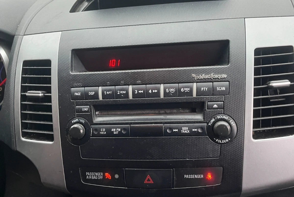 07-10 MITSUBISHI OUTLANDER 08-10 LANCER RADIO MP3 6 CD PLAYER RECEIVER 8701A278